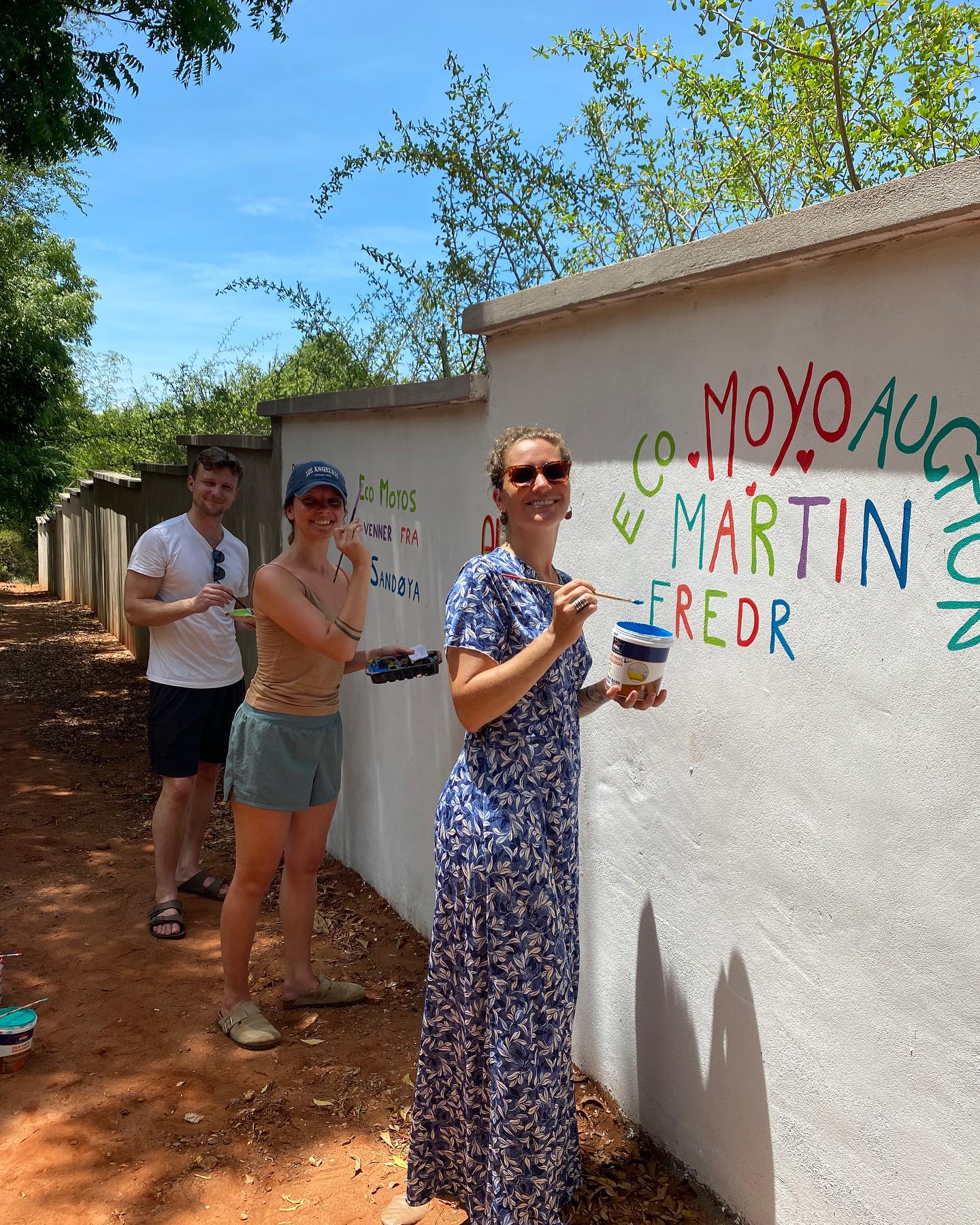 • WALL OF GRATITUDE •
The Sanner family has kicked off our Wall of Gratitude 🌸🙏🏽🦋
We want to thank and appreciate people, organisations and all you beautiful souls who have supported Eco Moyo through the years 💛
Eco Moyo is turning 10 years this year!! 10 years of supporting children who need it most, with education and a safe haven. 10 years!!! 🤩🤩
None of this would have been possible without many of you guys, so this is only the beginning - we have many many many more names to paint on this wall 🥰👏🏽