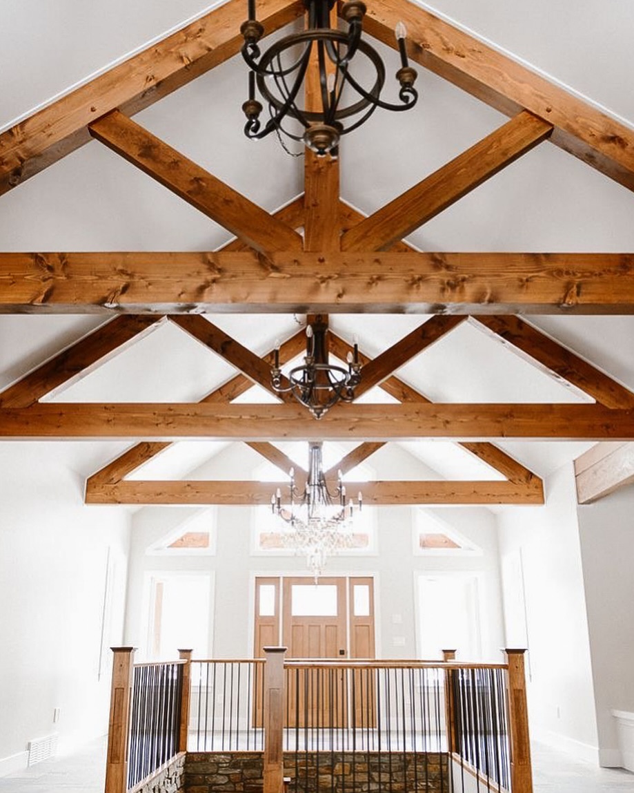 Adding timber to your home creates that WOW factor!
Photo and home by @grandewestbuilders