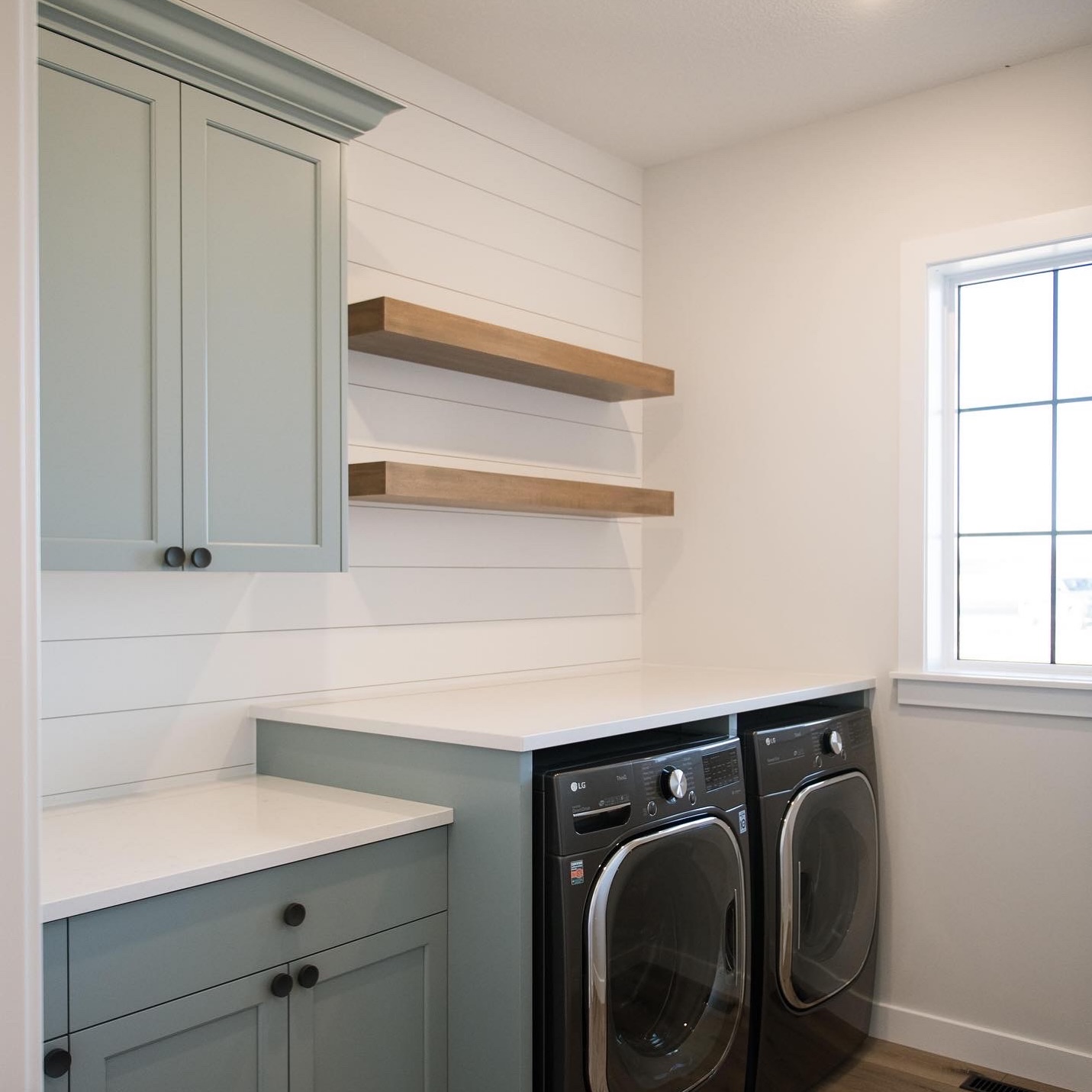 Check out our floating shelves on our online store!
www.timberboxbeams.com
Photo by @grandewestbuilders