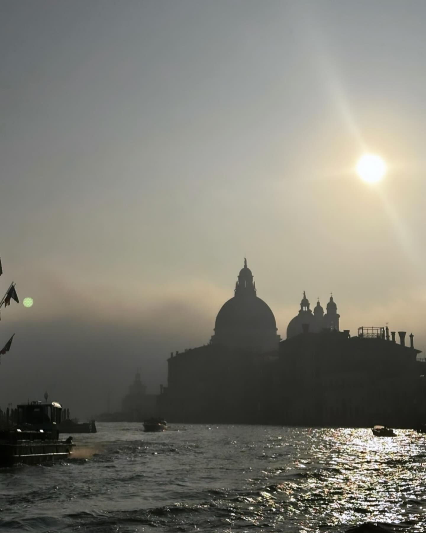 Another Classic Morning!
Buongiorno!
#Venezia #veneziaunica #veneziadavivere #veneziagram #veneziacityitaly #veneziaautentica #veneziacityofficial #venezia360 #veneziatoday #veneziaitalia #veneziamagica