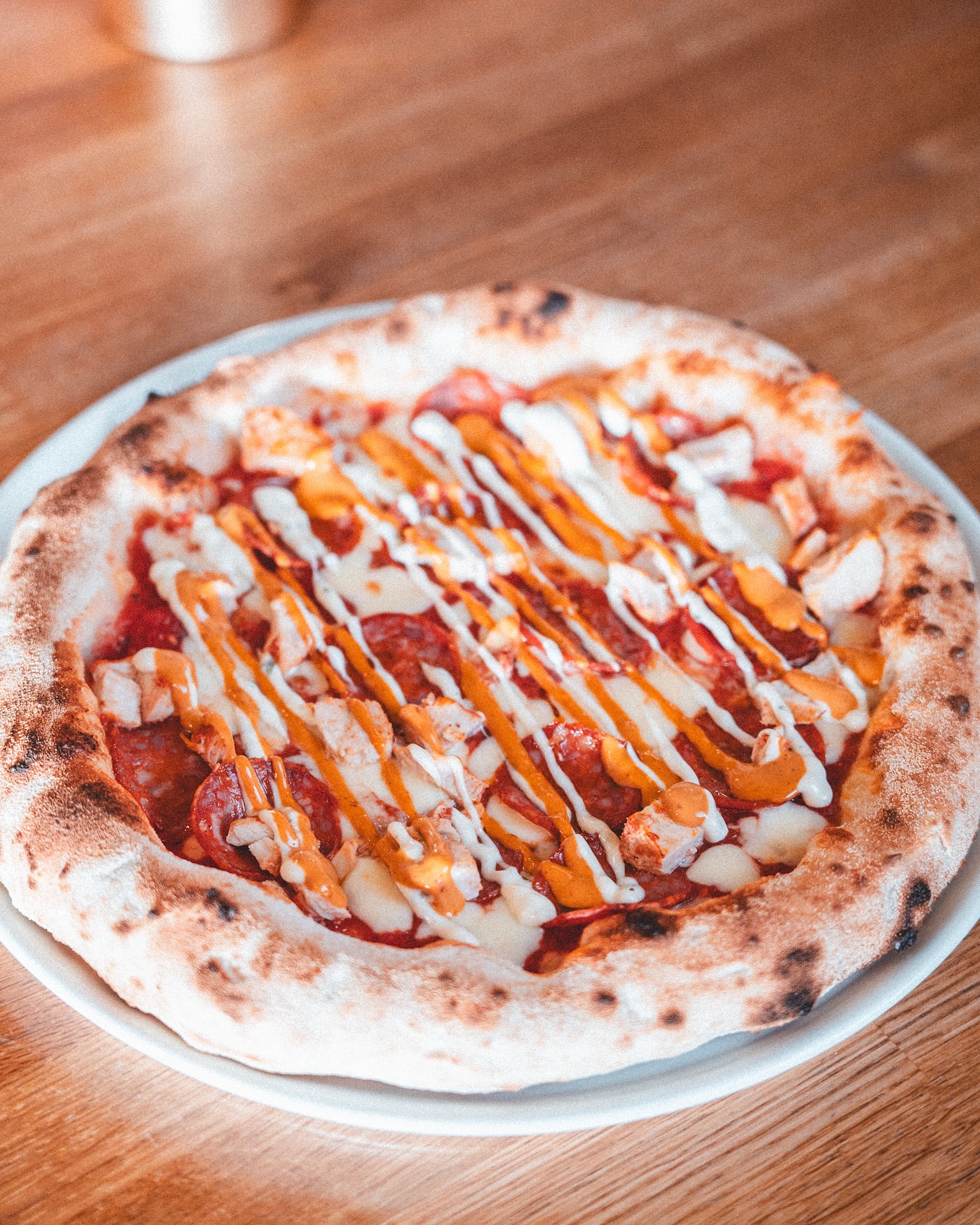 KIS ME 🍕💋
Pepperoni & Chicken topped with garlic mayo/ south west sauce