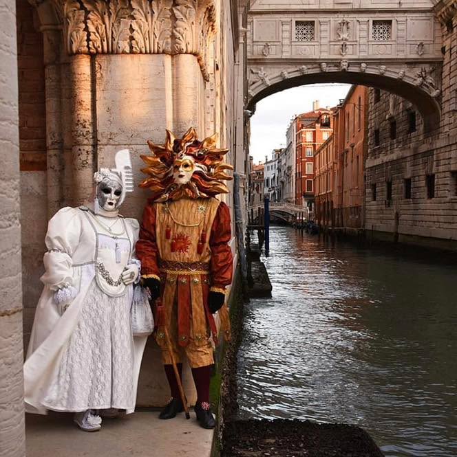 Venice Carnival…Why not?
Visit our web site www.hotelantichefigure.it and book your room!
Best price and best room available only in our official page!
#carnival #carnivalcostume #Venezia #veneziaunica #veneziadavivere #veneziagram #veneziacityitaly #veneziaautentica #veneziacityofficial #venezia360 #veneziatoday #veneziaitalia #veneziamagica