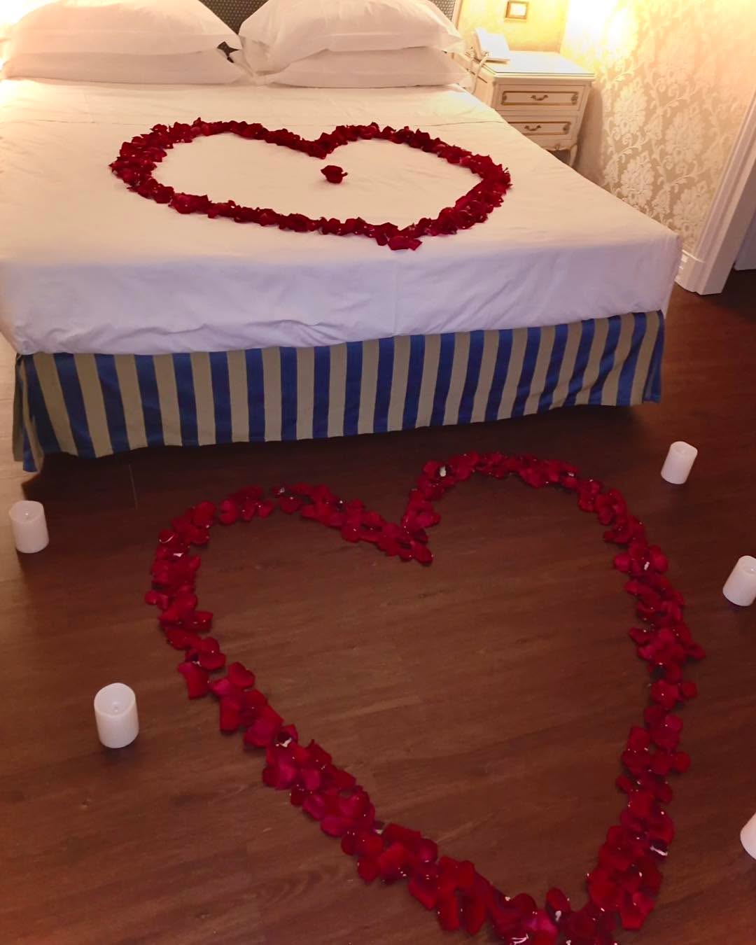 Is it your anniversary? ❤️
Why don't you celebrate it with us? ???
#hotelantichefigure #venice #cityoflove #anniversary #celebration #wedding #surprise #specialday #rose #romantic #love #veniceitaly #venezia #igers #igdaily #ig #post #top