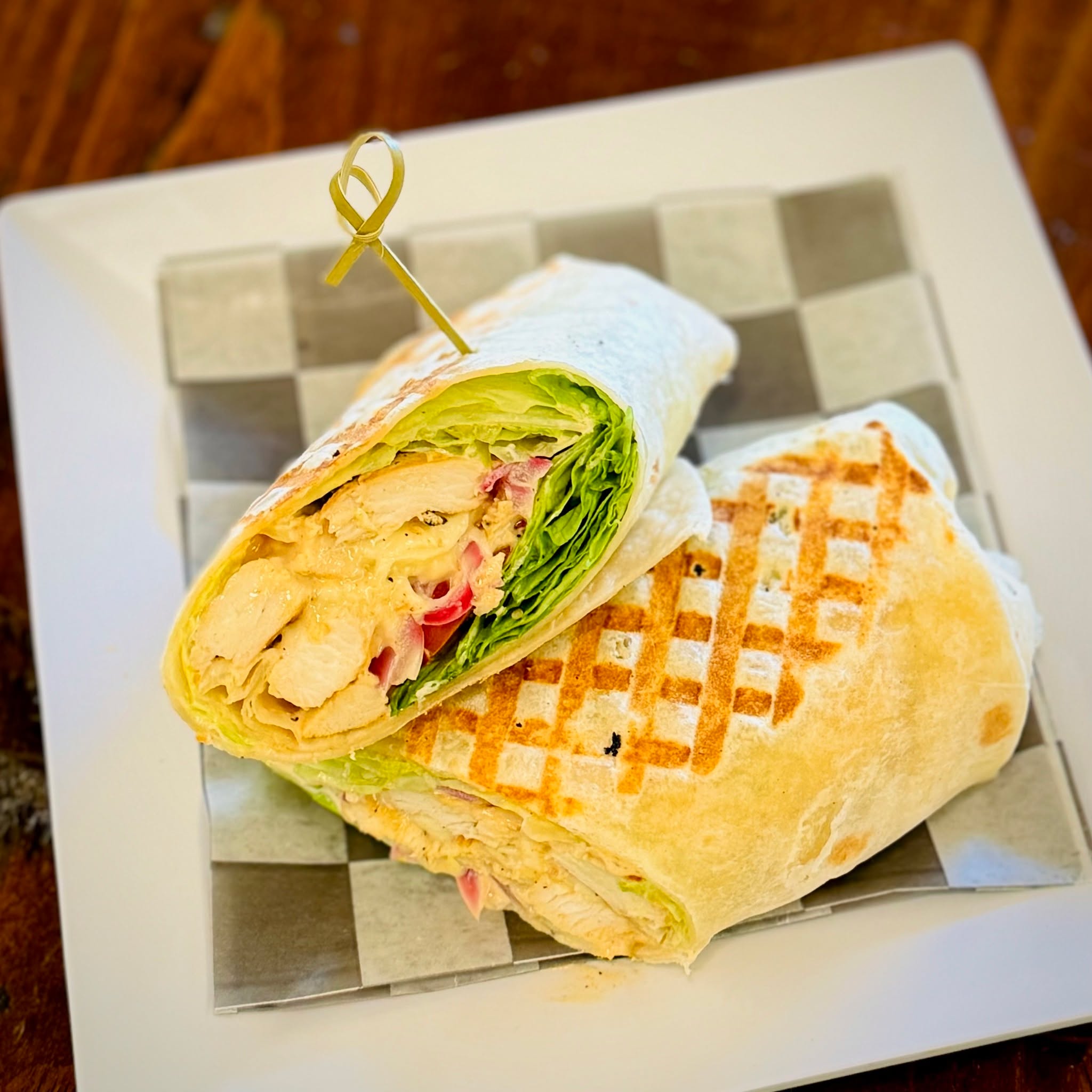 Brave the rainy weather and come grab this weekâs spicy special - the Chipotle Chicken Wrap (with American Cheese, Lettuce, Tomato, Pickled Onions & House-Made Clucker Sauce)!
#themarketplaceguilford #thisisguilford #ctshoreline #localfirst #delispecial