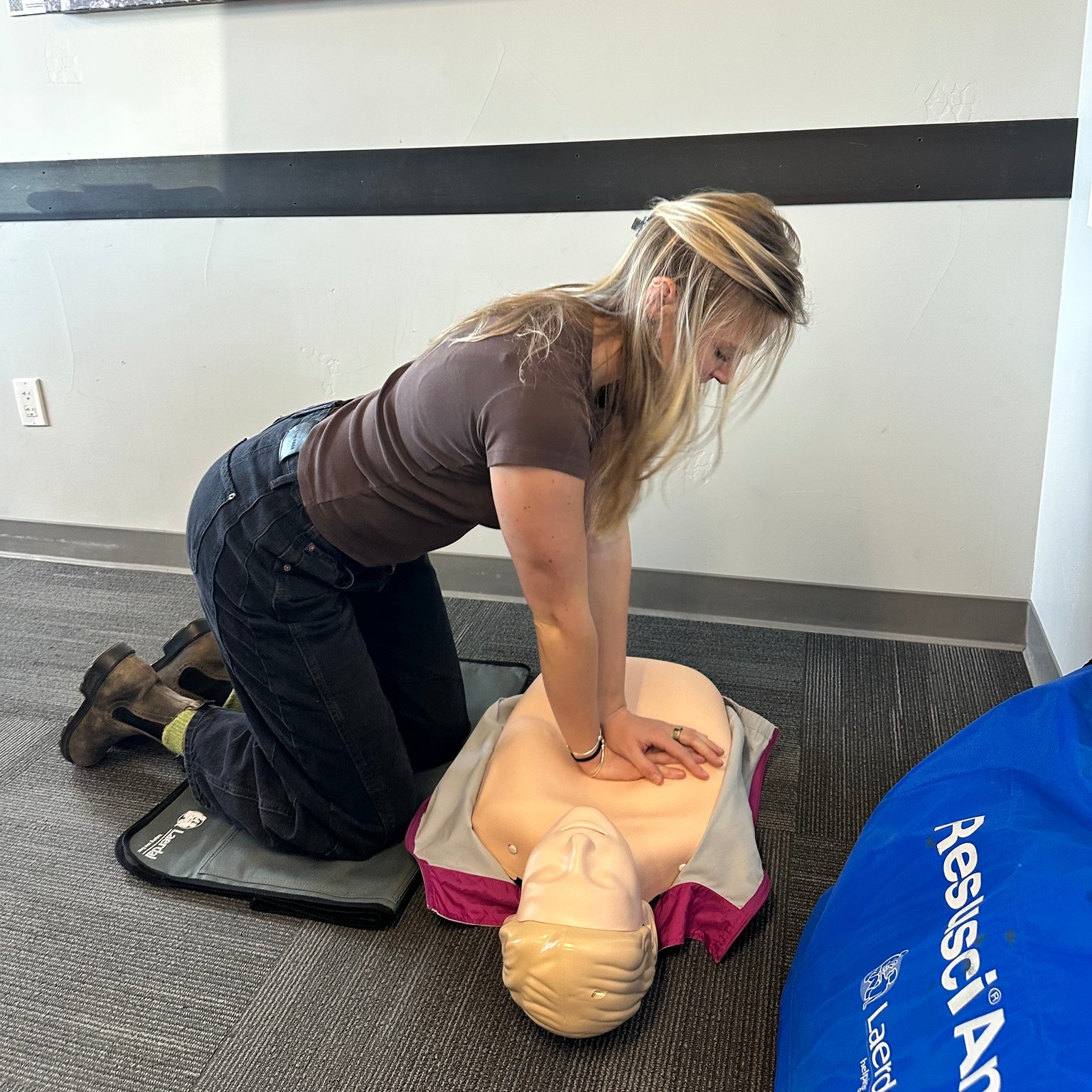 💚 Safety never looked so good! 🩺✨
SWEP staff sharpened our CPR skills — making sure we’re ready to keep our students and community safe in every classroom and on every trail! 💪
Huge thanks to our amazing instructor for making life-saving training fun, engaging, and hands-on! 🙌💚
#SWEP #CPRTraining #FirstAid #AED #SafetyFirst #TeamSWEP #OutdoorEducation #AlwaysLearning