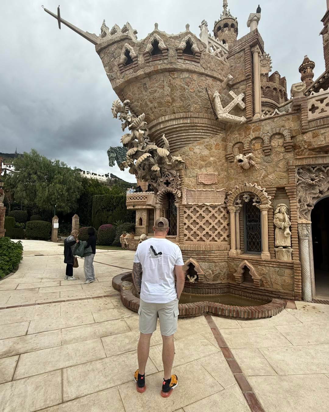 Check out our swimming designs available on our Ts and Hoodies. 🏊♀️🏊♂️🖤🐿️
#blacksquirrelclothing
#swimming