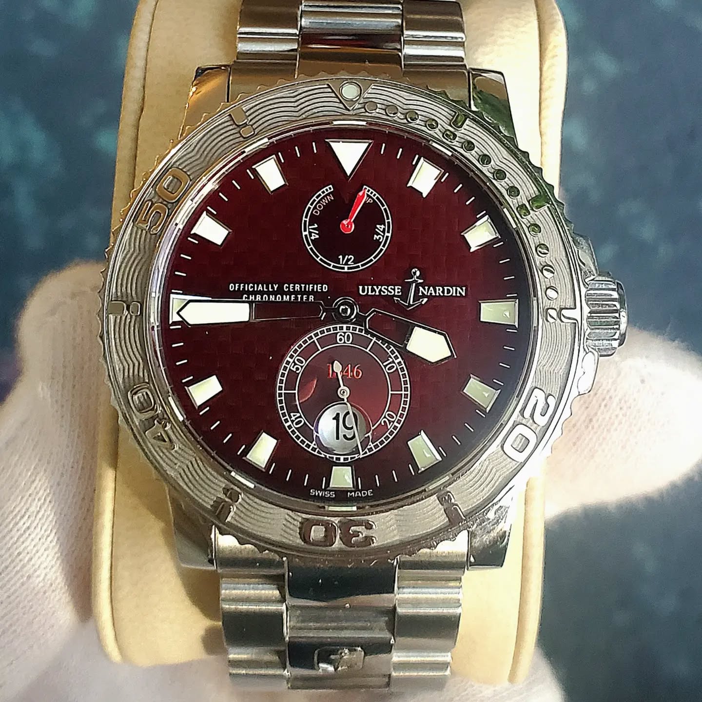 Ulysse Nardin Maxi Marine Diver 43 mm Burgundy Dial Full Set
Reference # 263-33-3/95
Luminescent Indices on a Rare Burgundy Dial
Stunning stainless steel bezel with a polished fold over clasp with a wonderful stainless steel bracelet
Complete Set, excellent preowned condition with full links.
Asking $SOLD with insured shipping included
One of the classiest and most timeless Ulysse Nardin models out there, with the hottest dial color!
Feel free to pm with any questions or for more pictures. Read and ask all questions before making an offer.
I have many references and I’m happy to hop on a call or FaceTime to show you the watch and answer any further questions.
#rolex #omega #breitling #ulyssenardin #blackfriday #holidays #gifts #luxurywatches #swisswatch #deals