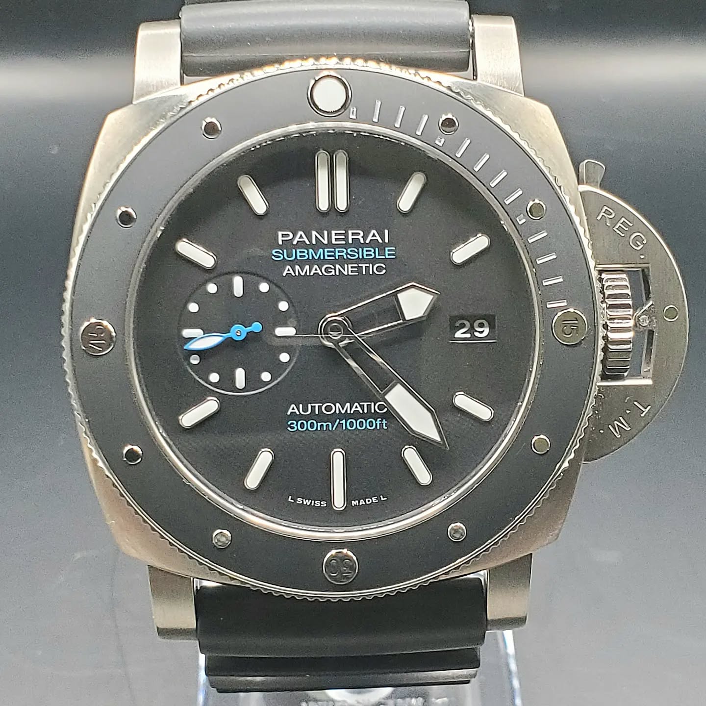 Information: The Panerai 1389 / PAM 01389 is a perfect combination of form and function. This timepiece boasts a robust 47 mm profile on a brushed titanium case with a very appealing and durable ceramic diving bezel. The bezel features a 15 minute interval marker with a brilliant lume pip at 12 o'clock. Inside the watch, there is the new Panerai movement, P.9010, which features a 3 day power reserve and is protected even more by the soft iron Faraday cage giving this piece its antimagnetic quality as seen on the dial. *Please excuse any dust in the pictures. Thank you*
Condition: 10/10 I rarely give a 10/10 but this is indeed true due to the fact that this watch has been worn only once and is in pristine mint condition. This watch was purchased on July 2nd 2022 and has an 8 year Panerai warranty. Almost 7.5 years of warranty remaining!
Contents: It comes as a full set with double box and papers, a rubber OEM diving strap, an extra OEM strap, Panerai OEM tools, and the original Mayor's bag it was purchased in.
Price: $old SHIPPED Priority Overnight with Insurance
Shipping: I will ship at no cost to you if you are located within the Continental US. Otherwise, we will have to work out a shipping arrangement.
About me: I aim to be 100% transparent and honest at all times. I am located in the Milwaukee area and am an avid collector of fine and unique timepieces. I have many happy clients and references so please reach out if you would like. If there is ever a question, please ask and I will gladly answer. I appreciate your time. Thank you. Check out my instagram @GreatLakesLux
#GreatLakesLux #paneraiforsale #paneraicentral #Panerai #pam1389 #panerisiti #paneraidiver #paneraiwatches #rolex #patekphilippe #audemarspiguet #scubadiving #diving #scuba