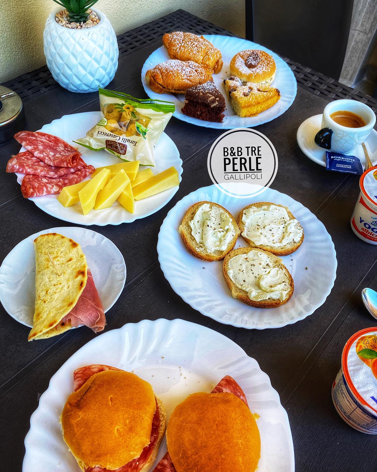 B&B Tre Perle Gallipoli ❤️
🍀 #Gallipoli #Puglia #viaggiare #travel  #Italia #travelphotography #travelgram #instatravel #travelmemories #lifeofexploring #travelingram #travelstories #passionpassport #travelgo #wanderlust #mytravelgram #lifeintravel #comeandsee #travelinspired #travelblogger #beautifuldestination #travelbloggerlife #travelstyle #travelpics #travellingthroughtheworld #igtravel #vacaymode #traveltips #travelfriendly #wheretonext✈️🏝 foto dal Web