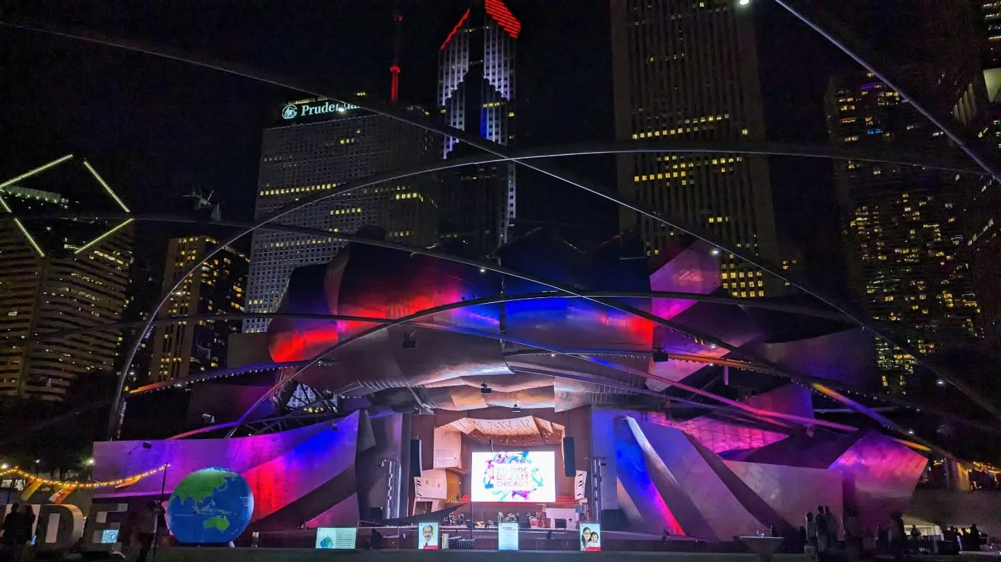 Awesome visit to #Chicago this weekend. I got to drop by #LaklandBasses and get some needed TLC for my 55-94s by the guru Carl Pedigo - master builder who built these in the late 90s plus great hang time with @steviep6301! Then #Sixwire rocked the amazing #JayPritzkerPavillion at #MilleniumPark with our buds #GaryLeVox (Rascal Flatts) and #UncleKracker for the kids at #StJude. And then back home to celebrate the legend #RonnieMilsap in his final Nashville show with Sixwire as the house band!
*
*
*
#Chitown #MusicCity #Bass #BassPlayer #Musician #Lakland #Aguilar #DRStrings #EliteCore #Line6