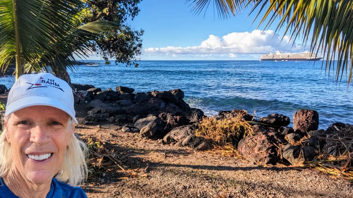 The #GrooveDogs and all of #Sixwire made it to #KailuaKona and this am was one of my absolute favs, my yearly