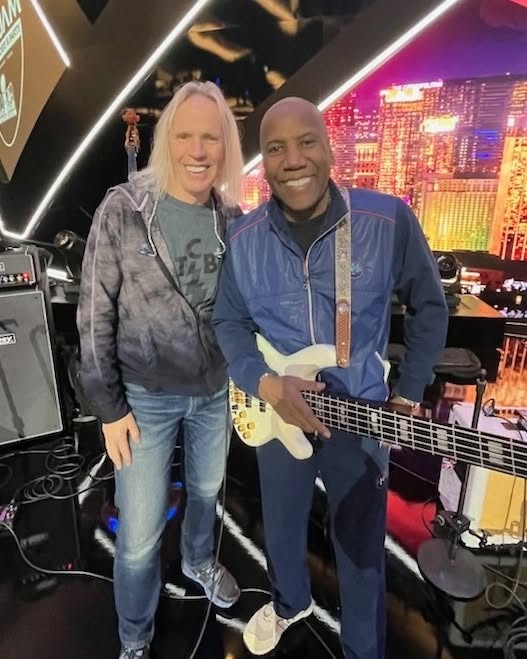 At our #SuperBowl gig yesterday, I finally got to meet one of my bass heroes and one of the heavyweights, the one and only #NathanEast!
*
*
*
#Sixwire #VivaLasVegas #NFL #Raiders #LasVegas #Bass #BassPlayer #Musician #Lakland #Aguilar #DRStrings #EliteCore #Line6