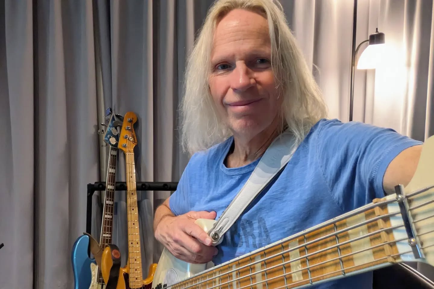 I started writing this post this Wednesday while on a great session with my #GrooveDog brother @chucktilleydrum so of course it's 2 days later and I haven't finished it yet..so here goes from a SWA flight to Chicago. Last weekend after the #ACMAwards we flew straight to Florida and dove right into #TheRahm for #StJude, our buddy @kevinprahm 's amazing music/golf event to support the kids. And what a weekend it was, not only did we get to perform with a bunch of Rock and Country stars along with many well known celebrities who all crushed it (? @realdrewpowell ), but we were able to break the 2 million mark for the first time! And that's really the only thing that matters... And we had a blast doing it! Now it's off to the Chicago area to rock Bulldog Park in Crown Point tomorrow night!
*
*
*
#Sixwire #Bass #BassPlayer #Musician #Lakland #LaklandBass #Aguilar #AguilarAmp #DRStrings #EliteCore #Line6