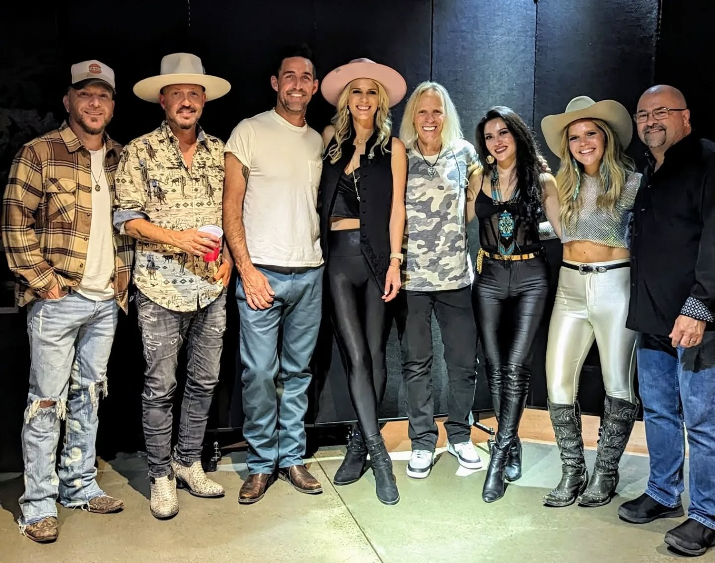 Awesome show at the #Skydeck overlooking Broadway in Nashville last night with our friends Jake Owen, Runaway June and LoCash (who had to Uber 200 miles to get here 'cause of a bus breakdown)! Such a cool group of people, they all put on a great show plus a great hang backstage!
*
*
*
#JakeOwen
#RunawayJune
#LoCash
#Sixwire
#Nashville #MusicCity #Bass #BassPlayer #Musician #Lakland #LaklandBass #Aguilar #AguilarAmp #DRStrings #EliteCore #Line6