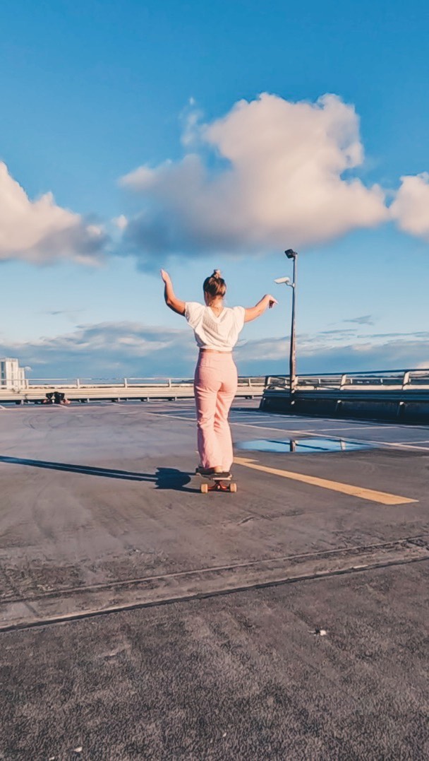 Itโs impossible not to dance when you hear @lizzobeeating ๐๐ชฉ๐บ
๐ฅ @sonia.dances ๐๐