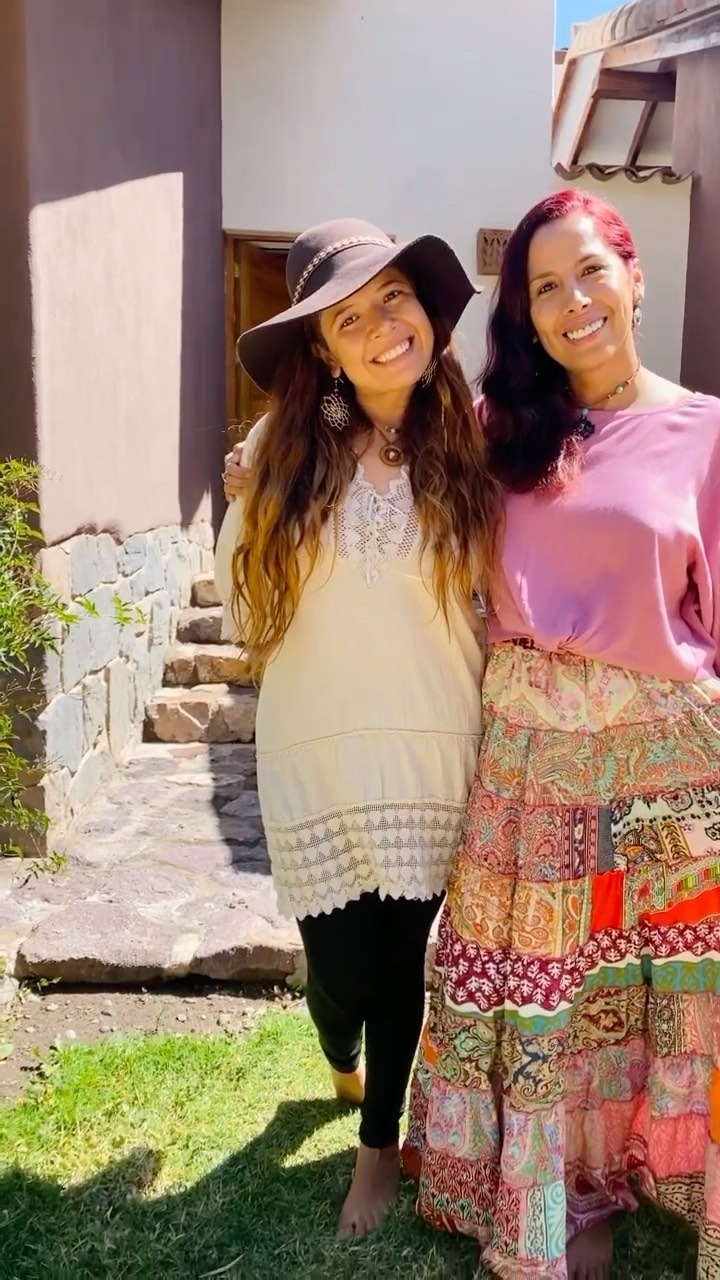 Hermosas Mujeres compartiendo
la medicina de nuestro ser +
Retiro Reconociéndome, gracias a nuestras hermanas @annylunareynoso @casalunaescuela &
@katiazunigalopez
Por compartir y crear un espacio seguro para conectar, sentir, sostener y sanar.
Honradas de sostener y nutrir esta experiencia mágica para esta mujeres increíbles y poderosas.
Sostenidas también por muchas mujeres medicina, que bendición compartir estos espacios tan importantes para poder ser vulnerables y agradecer a la naturaleza con amor y respeto
Urpillay Songollay
Hampi Warmis #
Juntas somos medicina
@paulina_etchart @_sagradavida @emmalodiabio
@diana_colibri_solar @aymoraytemplo