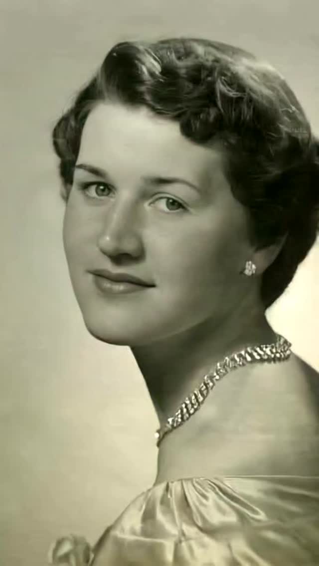 📚 Valuable Life Lessons from a Legend: Dame Patricia Routledge
Some of the most profound wisdom comes from those who've truly lived. Dame Patricia Routledge's journey teaches us invaluable lessons about life, growth, and ageing with grace:
✨ Life doesn't have to "take shape" early - hers didn't flourish until her 40s
✨ Your biggest role might come at 50 - and that's perfectly fine
✨ Learning never stops - she learned Italian at 60, just for the joy of it
✨ You can return to your passion at 70 - with nothing to prove
✨ Creativity can bloom at 80 - she took up watercolour painting
✨ At 95, there's still room for new skills - like baking rye bread
The lesson? Growing older is not the closing act. It can be the most exquisite chapter if you let yourself bloom again.
Let these years ahead be your TREASURE YEARS.
You don't need to be famous. You don't need to be flawless.
You only need to show up fully for the life that is still yours.
What's one thing YOU want to learn or try, regardless of your age? Share below! 👇
#LifeLessons #Leadership #PersonalDevelopment #GrowthMindset #AgingGracefully #NeverTooLate #Inspiration #ProfessionalDevelopment #CareerGrowth #Motivation #LifelongLearning #PatriciaRoutledge #Legend #Wisdom #LinkedIn