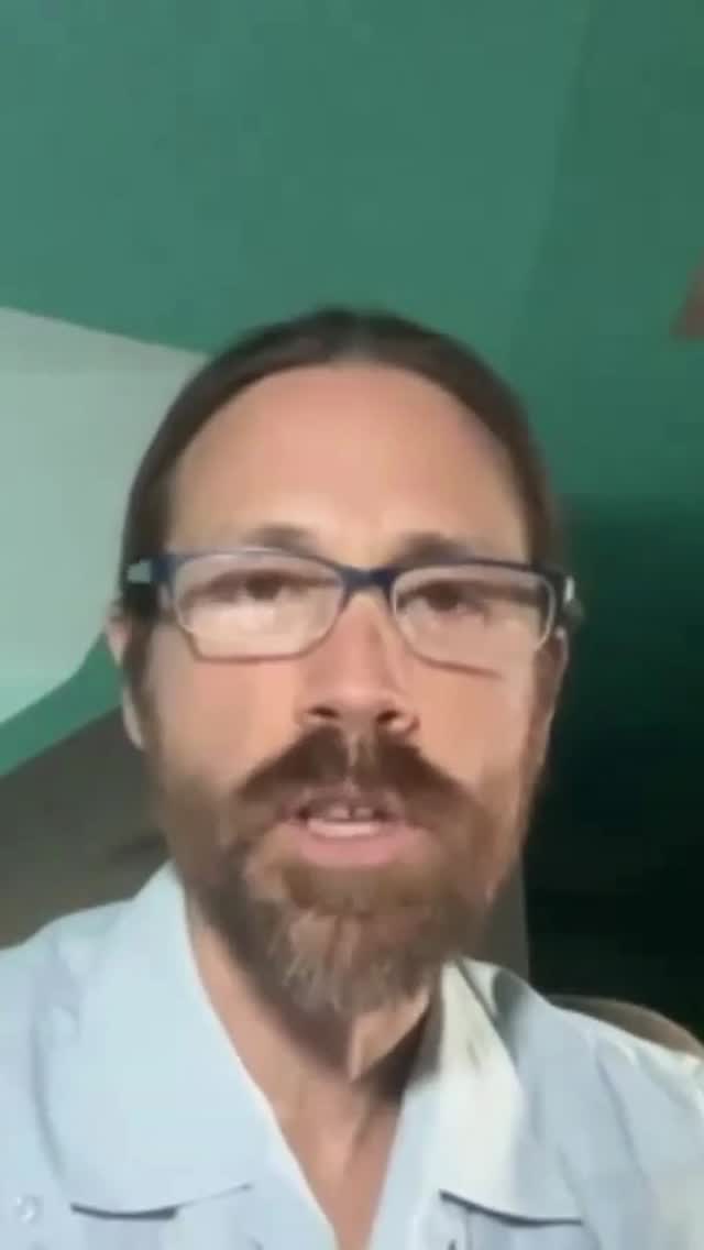 🍭 Think sugar is the only thing damaging your liver?
Think again. Dr. Jeffrey Pierce explains why saturated fat can cause liver damage even without excess calories, while high fructose corn syrup worsens the problem.
💚 Knowledge is power — let’s learn what really fuels fatty liver disease and how to reverse it naturally.
💬 Have you cut back on sugary drinks or processed fats yet? Tell us below.
#𝗣𝗹𝗮𝗻𝘁𝗕𝗮𝘀𝗲𝗱𝗦𝘂𝗽𝗽𝗼𝗿𝘁 #𝗟𝗶𝘃𝗲𝗿𝗛𝗲𝗮𝗹𝘁𝗵 #𝗪𝗵𝗼𝗹𝗲𝗙𝗼𝗼𝗱𝗣𝗹𝗮𝗻𝘁𝗕𝗮𝘀𝗲𝗱 #𝗦𝘂𝗴𝗮𝗿𝗙𝗮𝗰𝘁𝘀 #𝗟𝗶𝗳𝗲𝘀𝘁𝘆𝗹𝗲𝗠𝗲𝗱𝗶𝗰𝗶𝗻𝗲 #𝗩𝗲𝗴𝗮𝗻𝗛𝗲𝗮𝗹𝘁𝗵