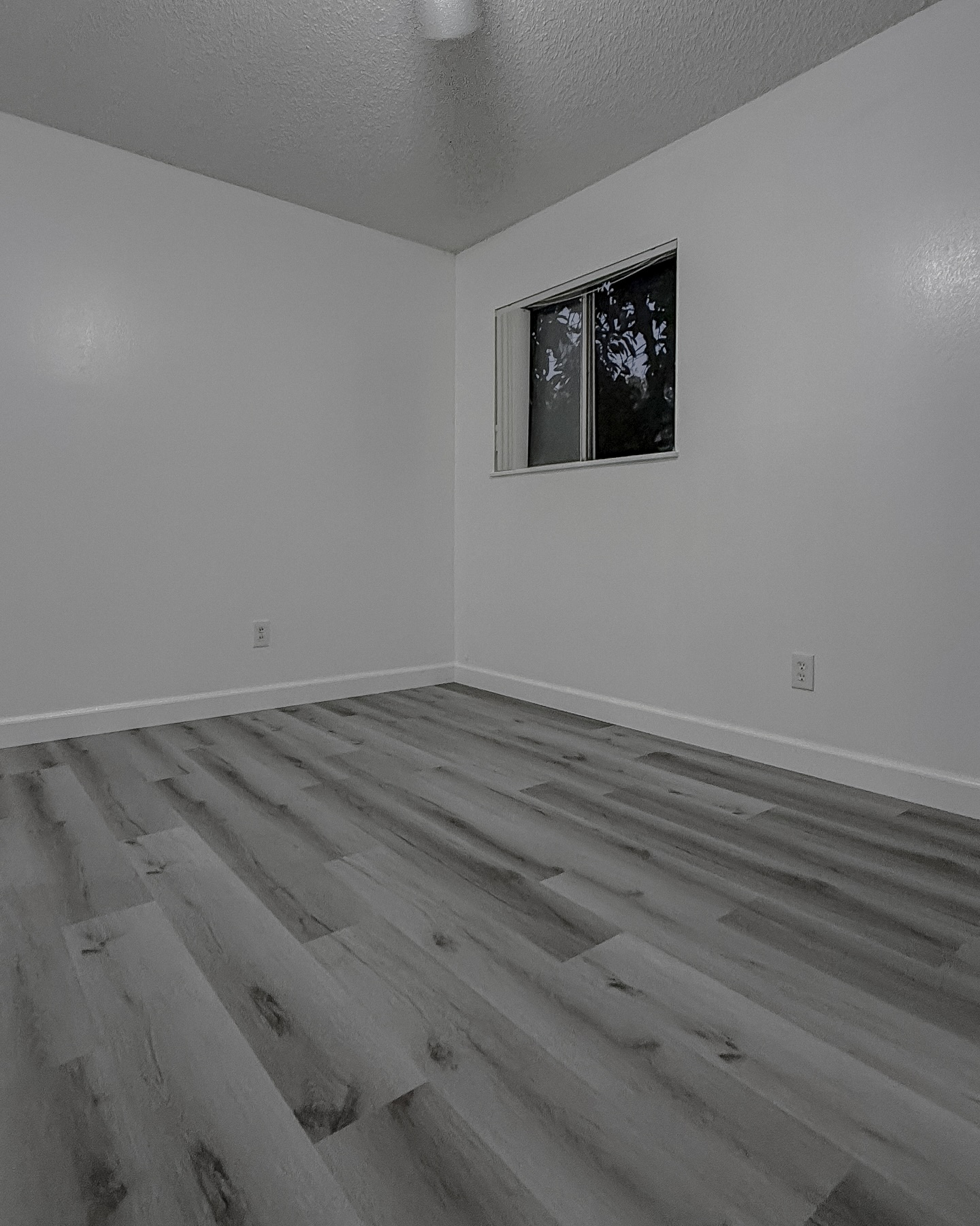 Introducing our latest vinyl floor installation project in Westminster, CA, adding durability and style to this space. From classic elegance to modern flair, every step feels like a step in the right direction.
In collaboration with Surface Tempo
For estimates:
www.russflooring.net | 949-312-8303
#russflooring #flooringstore #floorinstallation #staircaseremodel #hardwood #laminate #vinylplank #carpet #floorleveling #spcflooring #interiordesign #remodeling #homeimprovement #westmister #orangecounty