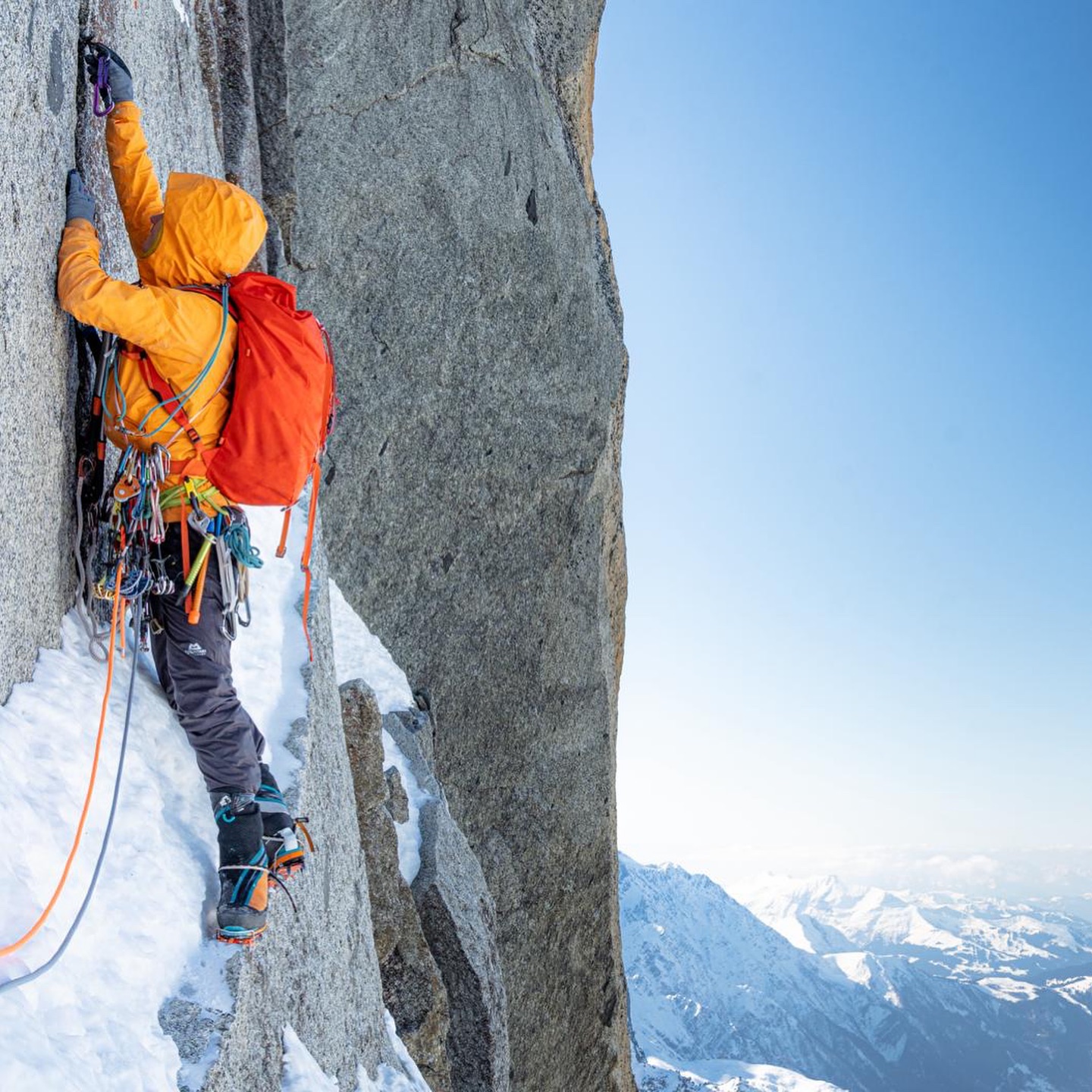 Some throwback photos from climbing the North face of the Dru 2 winters ago with @joebrindley
We had some lovely squeeky ice as seen in the photos, which was a pure joy to climb. And one of the best bivi spots over looking the Chamonix valley far below. Cheers for a good adventure Joe!
All 📸 by Joe
@mountainequipment