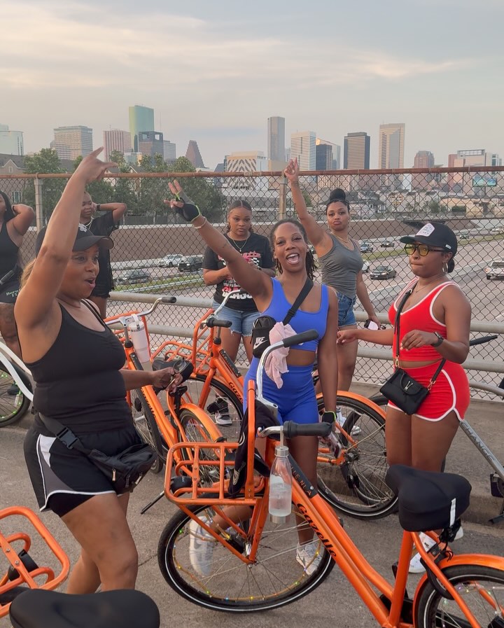We OUTSIDE March 8th 4-7:00pm for the  #NewOrleansBounce #NightLightBikeRide with Crawfish  happening 🎭⚜️
📍@3rdwardtours 🚲💨🎶🍹🌮🍔🍕🦞
The weather ☀️ will be perfect & fun for the whole crew!! Stop for food and drinks along the way!! 
We provide the bikes! Or bring your own 
Link in the bio to sign up ⬆️