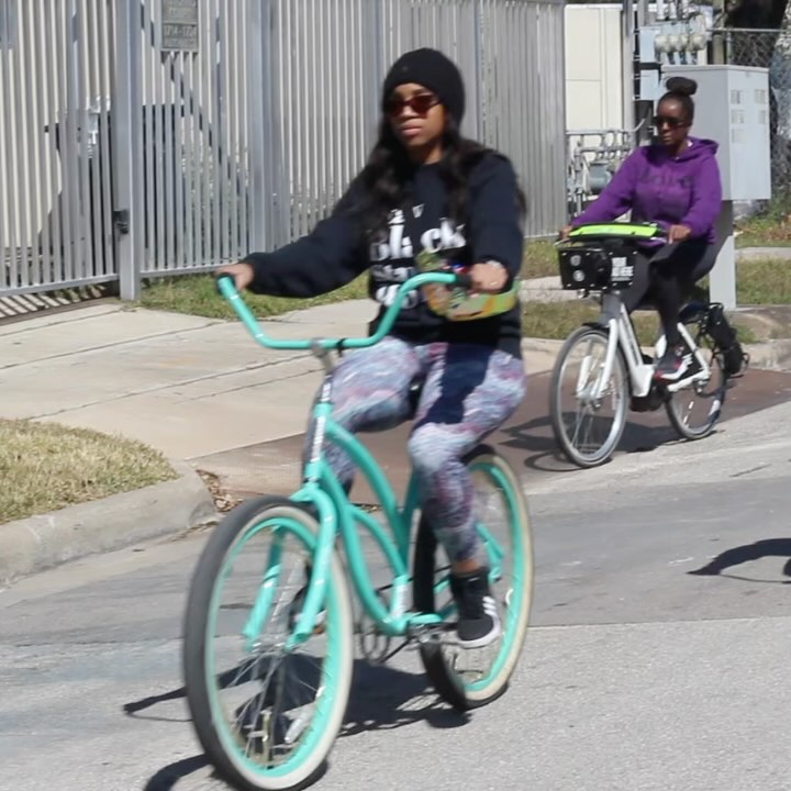 #BlackHistoryMonth just got better in partnership  with @thirdwardculture 🤝🏽@letsdothishouston & @3rdwardtours is hosting a 🆓 #BlackBusinesses Crawl Bike Ride  YES FREE Bike Ride for the community 🚲💨🎶🍴Feb 22nd 11-3pm to support some local #Thirdward Businesses 🍾🧁📚
↔️ Grab Your Free Bike Rental or have your own bike today!! 
LINK IN THE BIO TO REGISTER 
**Limit** 2 Tickets Per Registration! 
**E-Bike Rentals are available for purchase 
Tag friends & Let’s support our #BlackownedBusinessess all month long and all year!! 
 
#thingstodoinhouston #htx #letsdothishouston #bikeride #blackHistoryMonth