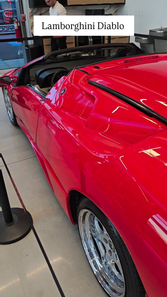 I had an absolute blast at the @flowtampa event last night! The watches ⌚️, the cars 🚗, and the company 👥 were all top-notch 🤌. I'm looking forward to the next one!
#audemarspiguet #rolex #richardmille #Lamborghini #diablo #lamborghinidiablo #timepiece #luxury #patekphilippe #entrepreneur #wristcandy #wristrocket #watchesofinstagram #ceo #daytona #rolexdaytona