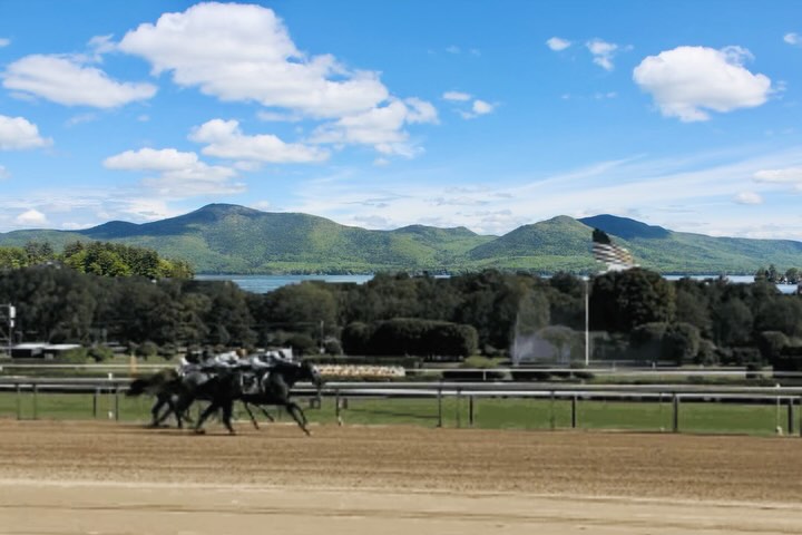 Did you know the Belmont Stakes are being held at Saratoga Race Course again this year, June 4-8???
Coming up for the races? Stay at Blue Water Manor, only 36 minutes away from the track and right on beautiful Lake George??
Go to www.bluewatermanor.com or call 518-644-2535 to book your stay?️
#belmontstakes #saratogaracetrack #saratogasprings #lakegeorge
