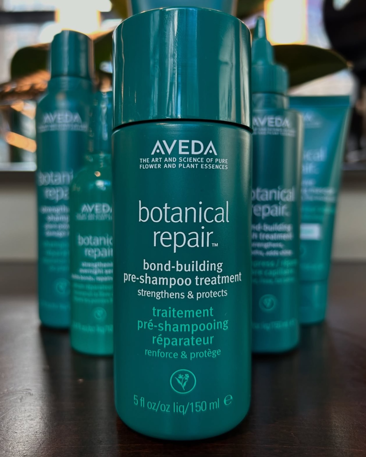Strengthen your hair from the inside out with Aveda’s Botanical Repair Bond-Building Pre-Shampoo Treatment! 🌿✨ This powerful formula rebuilds bonds, protects against future damage, and preps your hair for ultimate repair—before you even shampoo! Perfect for stronger, healthier-looking hair. 💚 #BotanicalRepair #BondBuilding #StrongerHairNaturally