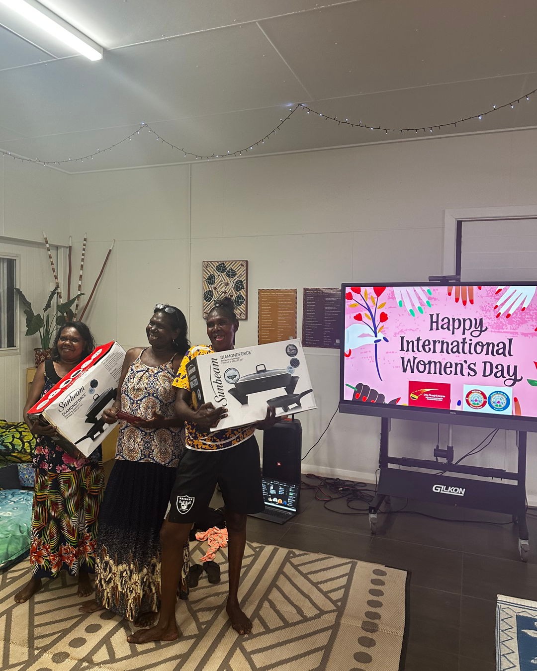 International Women’s Day earlier in March was a fantastic opportunity to celebrate women! At Galiwin’ku Women’s Space we collaborated with Miyalk Kitchen to hold a disco with party food, lucky door prizes and dancing to celebrate in a safe and fun place.
