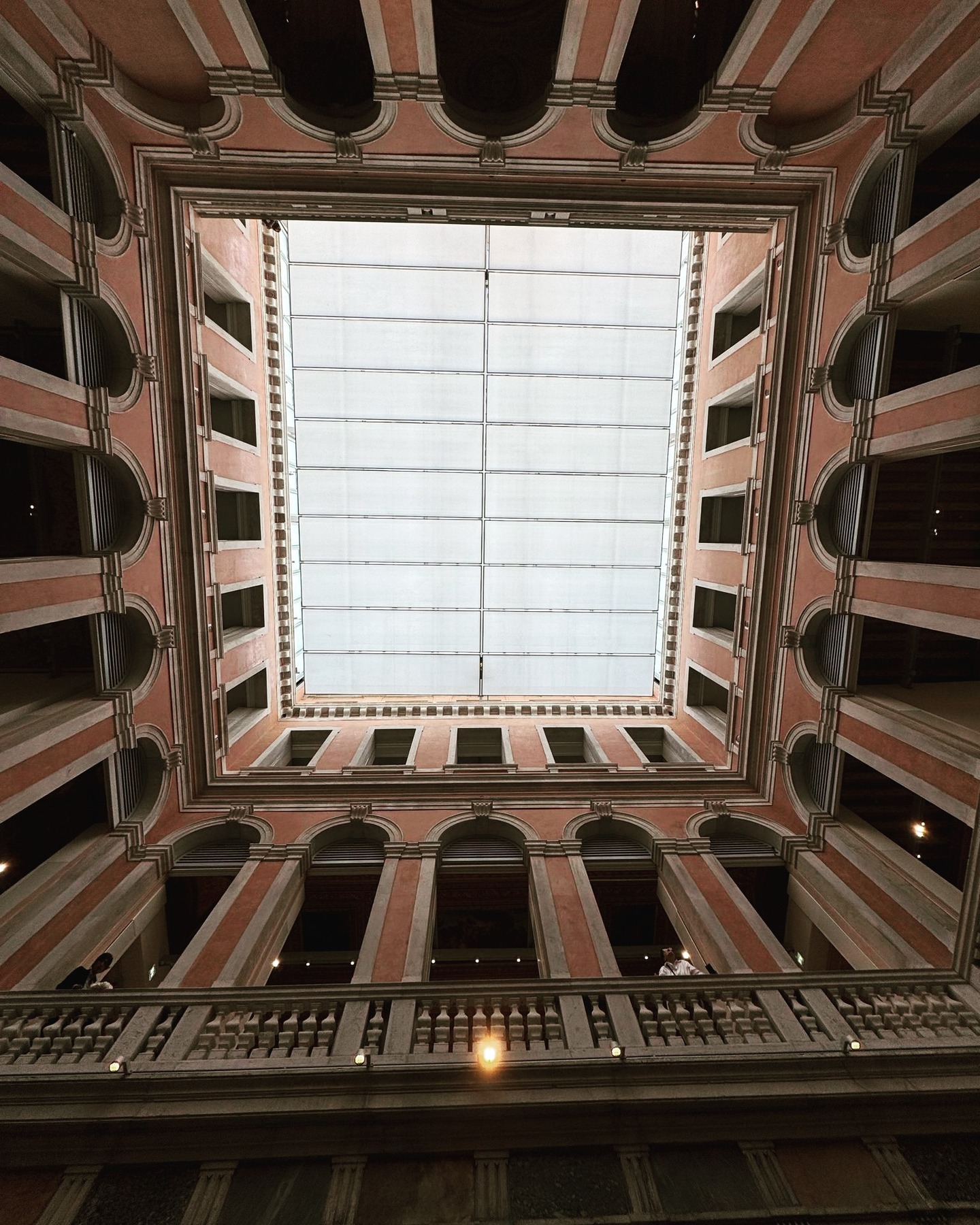 Dreams, memories, visions, and an ironic take on the human condition.
The Pinault Collection (@palazzo_grassi) reopens with a double inauguration.
?