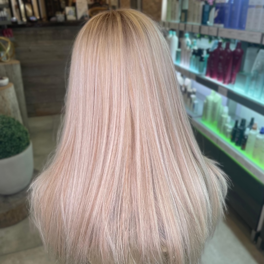Blonde goals, achieved! ✨
Our gorgeous client is glowing with this fresh, sun-kissed look. ☀️ Whether it’s a full color, toner, or a subtle refresh—our stylists know how to bring your vision to life. 💁🏼♀️
Ready for a hair transformation? Book your appointment today!
#VerbSalon #TorontoHair #BlondeHairGoals #HairTransformation #HairInspo