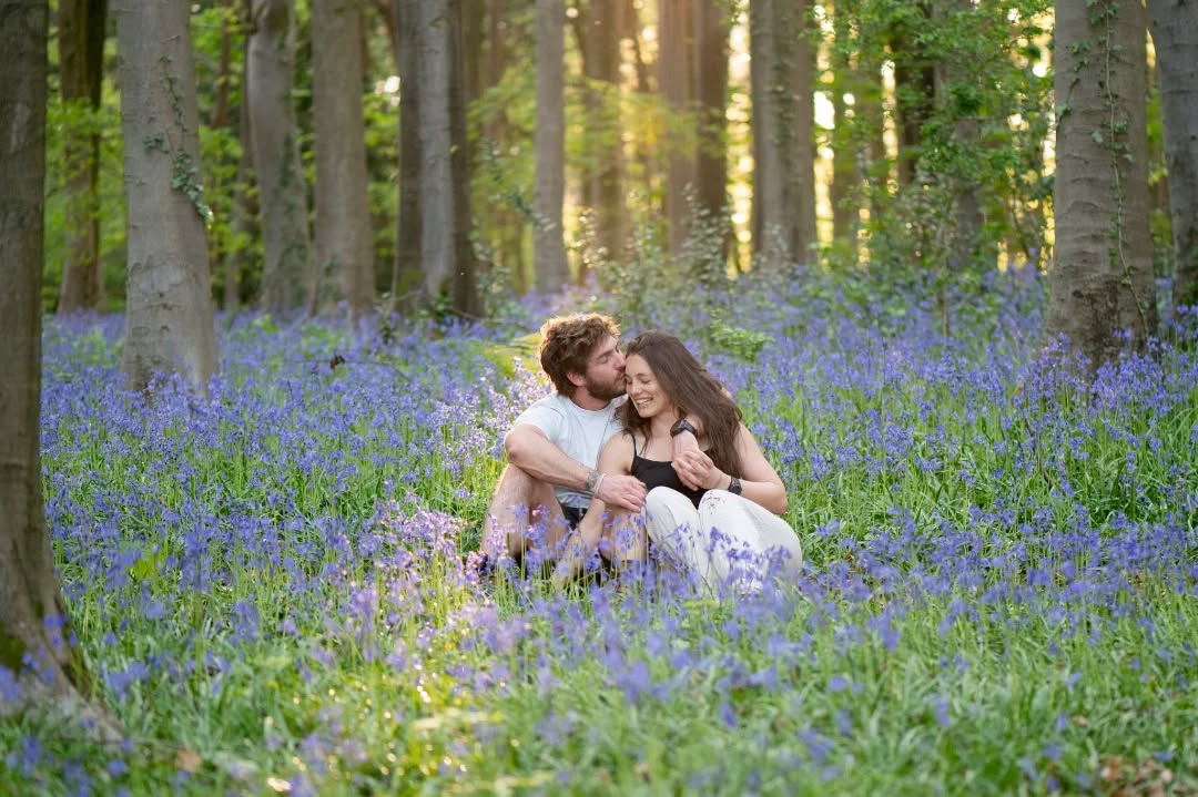 For those who don't know me, hi! This photo actually features me from self done couples photos! I am loving the spring colours and plants right now and it's been really inspiring me, so I figured I'd take some test shots for myself. I usually hate being photographed (My couples- I totally get you), but triggering my camera from my phone means its more comfortable for me as I can run it more like a work shoot. Stoked I've got a cute family shoot this weekend in this spot and I can really get into shooting 😊🌱
-
-
#bluebells #bluebellshoot #coupleshoot #selfportrait #couplesphotography #bristolfamilyphotographer
#somersetweddingphotographer #somersetfamilyphotographer