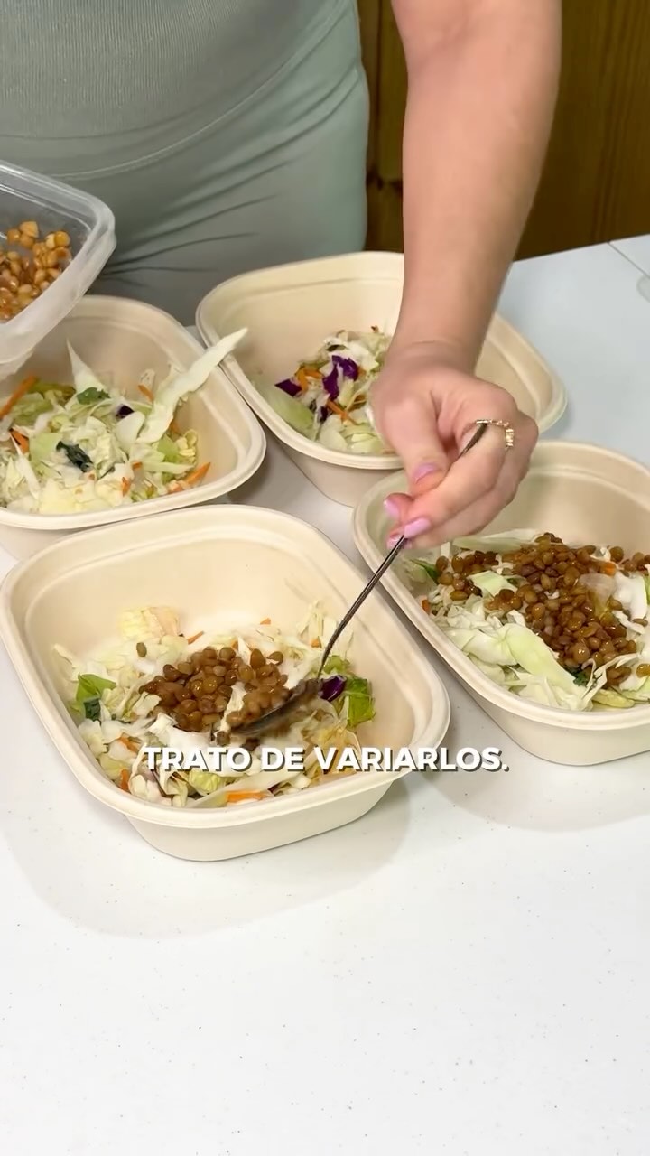Los #MealPreps saludables de mint life Rx me ayudan a mantenerme enfocada, saludable y ¡sin pasar horas en la cocina! 🥦✨🥗
Aquí te muestro cómo planifico mi semana con comidas listas, balanceadas y deliciosas. 🍽️🧡 Contienen todos los macronutrientes que tu cuerpo necesita y están llenitos de vegetales. 🥕🥬
¡Tú también puedes hacerlo fácil! ✔️
Para ordenar los tuyos entra a:
🌐  www.mintliferx.com
📲 Escríbenos por WhatsApp al 939-599-5975.
📦 Delivery disponible: Área suroeste de 🇵🇷 (de Ponce a Mayagüez y pueblos limítrofes).
mint life Rx 🌱 Come bien. Vive bien. 🌱
Recuerda que nuestras órdenes cierran todos los jueves a las 9:00 PM. ⏰
#ComidaSaludable #MintLifeRx #NutriciónBalanceada #ComidaConAmor #AlimentaciónConsciente