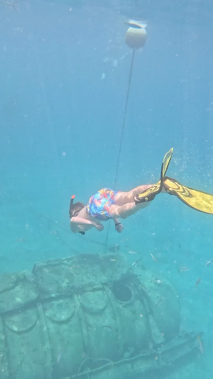First ever freedive at the submarine and he crushed it! ??
Well done to this champ for diving headfirst into adventure — literally. ??
#LittleBayLegend #FreediveFirsts #SailThePhoenix #UnderwaterGoals #SXM #StMaarten #sxmdaycharters