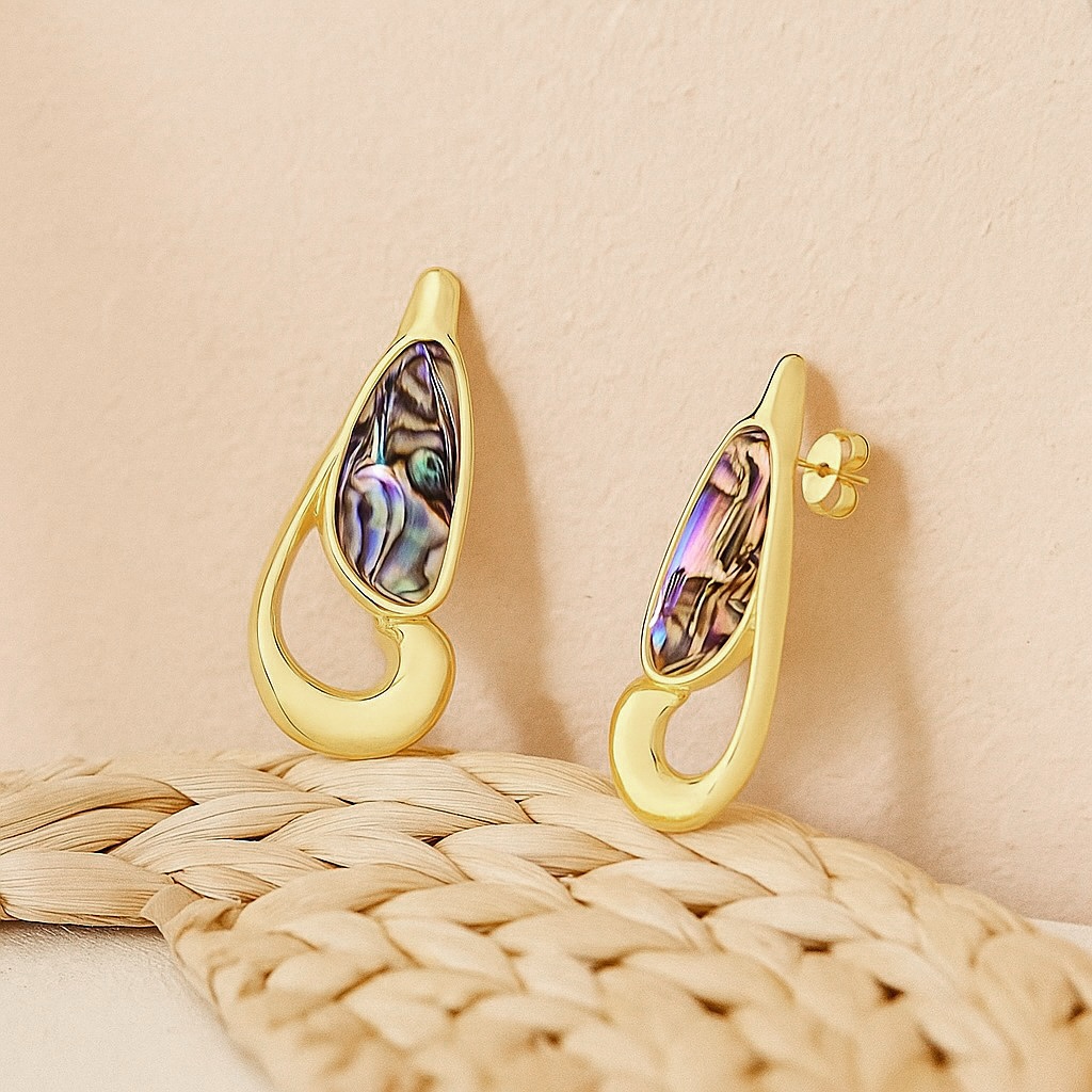 ✨ Um toque de luxo natural!
Esse brinco com detalhe em abalone é a escolha ideal pra quem ama acessórios sofisticados e cheios de personalidade.
🌊 O brilho único da abalone reflete a sua beleza de dentro pra fora.
💛 Combine com looks neutros ou coloridos — ele rouba a cena de qualquer jeito!
#BrincoAbalone #TurmalinaAcessórios #AcessóriosQueEncantam #LookComEstilo #BelezaNatural