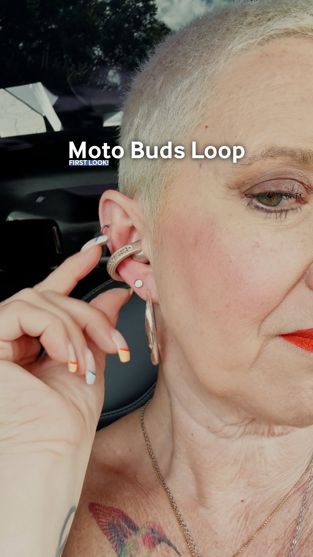 Been using the new Moto Buds Loop for a few days and honestly, I’m impressed. Sound quality is great, and I absolutely love the open-ear design—just as comfortable as I’d hoped. What really surprises me is how they look like jewelry on their own, but still manage to blend in with whatever I’m wearing because of where they sit. Excited to try them out on my next flight!
#MotoBuds #earphones #lookatthis #earbuds