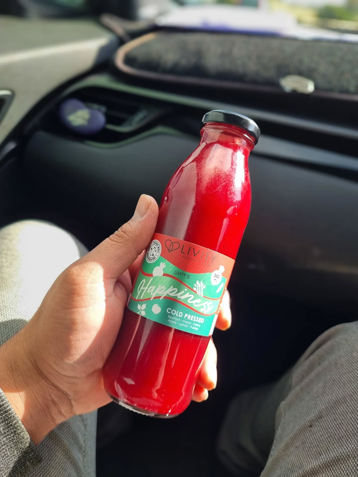 Your daily dose of juicy Happiness is here!!🍹🍷
#ColdPressedGoodness #coldpressedjuice #LivityMargaretRiver