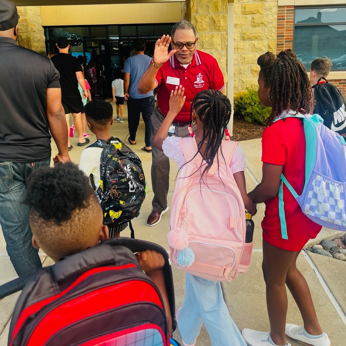 ✨ Back to School with Big Smiles & Bigger Dreams! ✨
The Frisco (TX) Alumni Chapter (FAC) had the honor of welcoming the bright young scholars of Robertson Elementary on their first day of school! 📚
A huge shout-out to Principal Briggs, the amazing teachers, and dedicated staff for the incredible work they do every day to shape our next generation of leaders.
Special appreciation to our Silhouettes and Brothers who showed up and showed out to make this day extra special.
FAC is proud to stand beside Robertson Elementary and looks forward to many more moments of inspiration, partnership, and community impact!