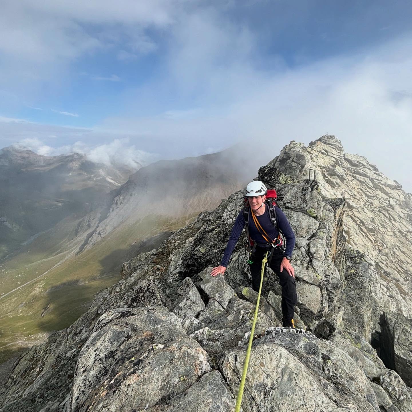 2 great days of plan C climbing that provided some much better than expected weather and 2 fun ridges around the @cabanedemoiry with Matt.
We had to be pretty flexible to fit around the weather, but we managed a traverse of the Aiguilles de la Le to access the Moiry hut and then this morning we blasted up the Pointes de Mourti and traversed across to the Dent de Rosses. Everything was going smoothly until we got a punctured tire on the way back to Chamonix, thankfully 2hrs later we were back on the road. Cheers Matt!
@britishmountainguides
@ifmgaofficial