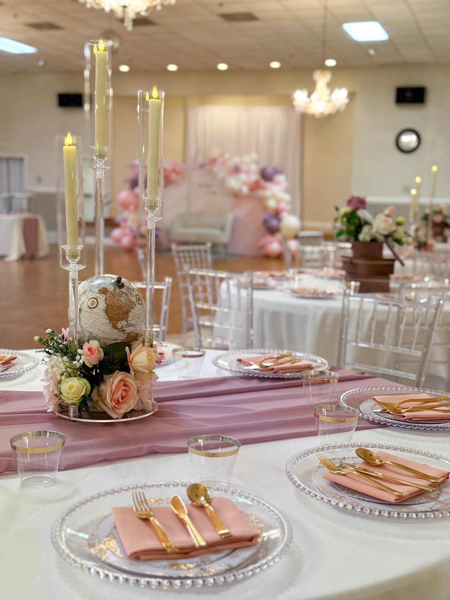 Tiny feet, big adventures ahead! 🌍🌸
#travelbabyshower #babyshowerdecor #eventdecor #balloondecor #babyshowerideas #eventplanner #babyshowercelebration #themedbabyshower #eventstyling #babyshowerplanning #balloongarland #eventdecorinspiration #hamptonroadsplanner #virginiabeachevents #glamichevents