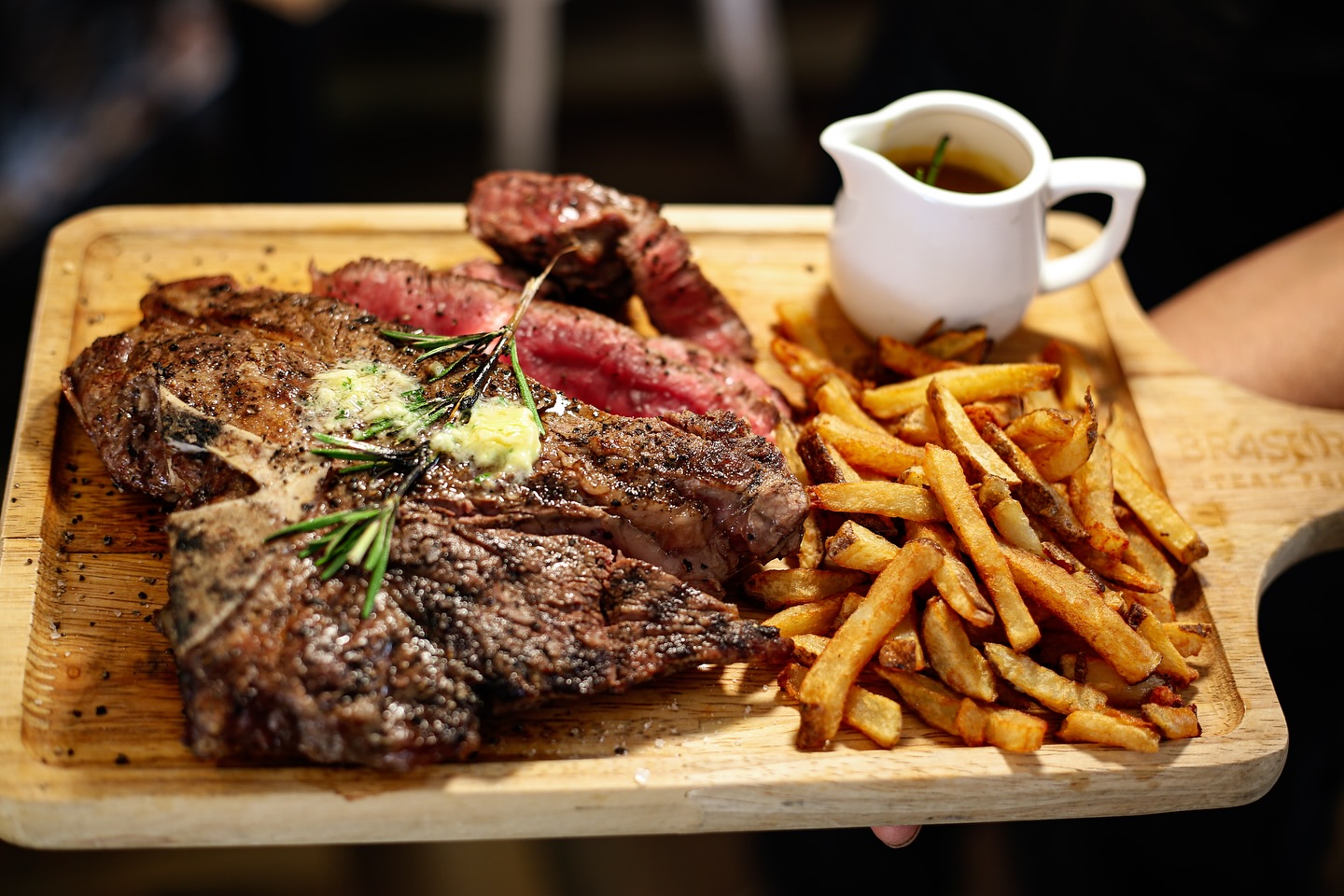 Chefโs Special ๐งโ๐ณ
๐ฅฉ Indulge in our Juicy T-Bone Steak (500g)
๐ Served with unlimited homemade fries
๐ฅ Served with a fresh lettuce
A perfect treat for true steak lovers ๐
๐ Available for a limited time only โ donโt miss out!
#ChefsSpecial #TBoneSteak #SteakLovers #FoodieSG #sgdining #foodies #katong #joochiat #frenchsteakhouse