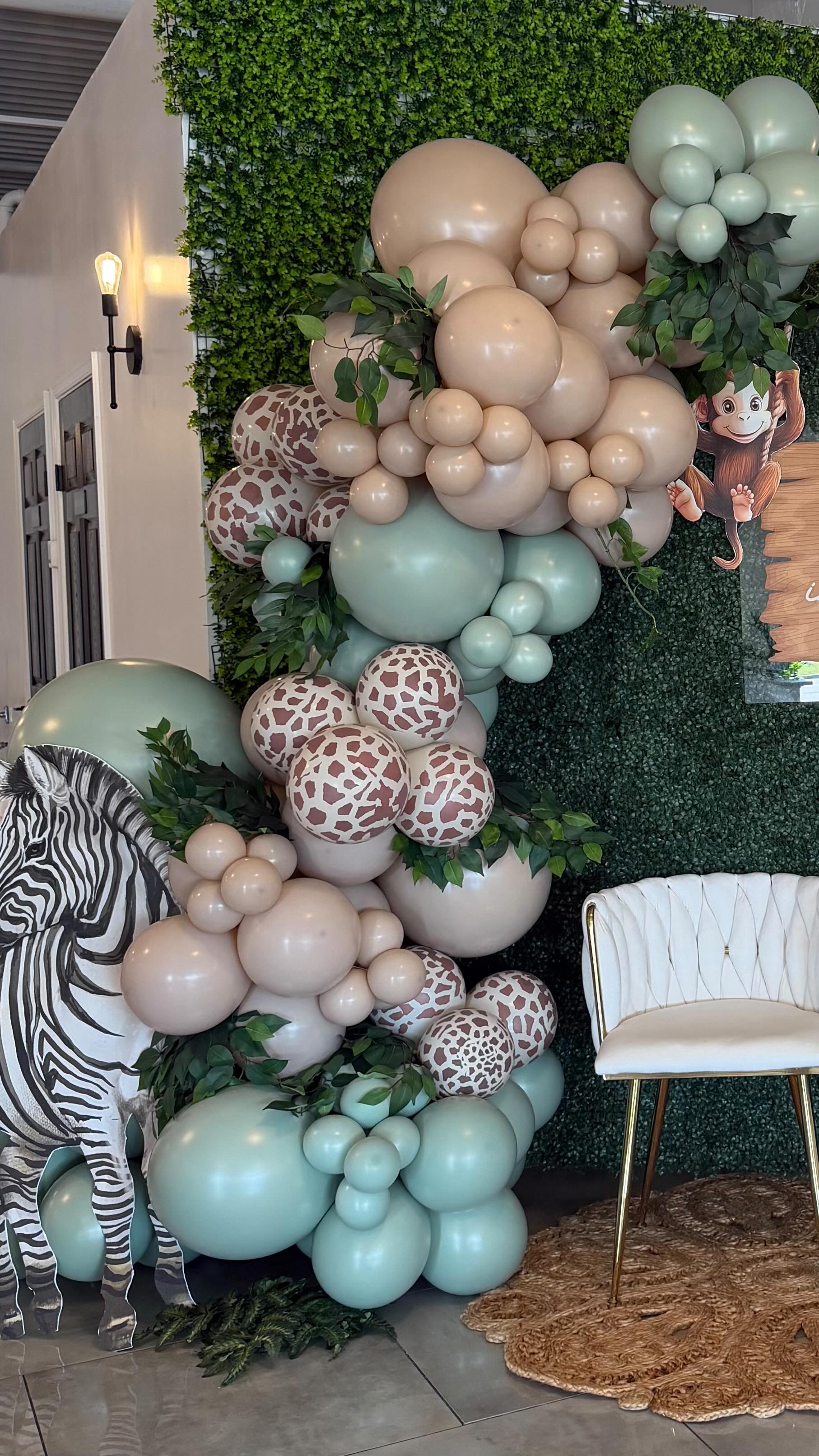 Wild one 🦁
venue @venue_1225
#WildOneTheme #SafariBabyShower #BabyShowerDecor #JungleThemeParty #EventStyling #GlamichEvents #SafariDecor #BabyOnTheWay #AnimalThemeParty #BalloonBackdrop #LuxuryEventDecor #HamptonRoadsEvents #VirginiaEventStylist #CreativeDecor #ChicCelebration #EventDesign #BalloonArt #SafariVibes #WildOneParty #757Events#glamichevents