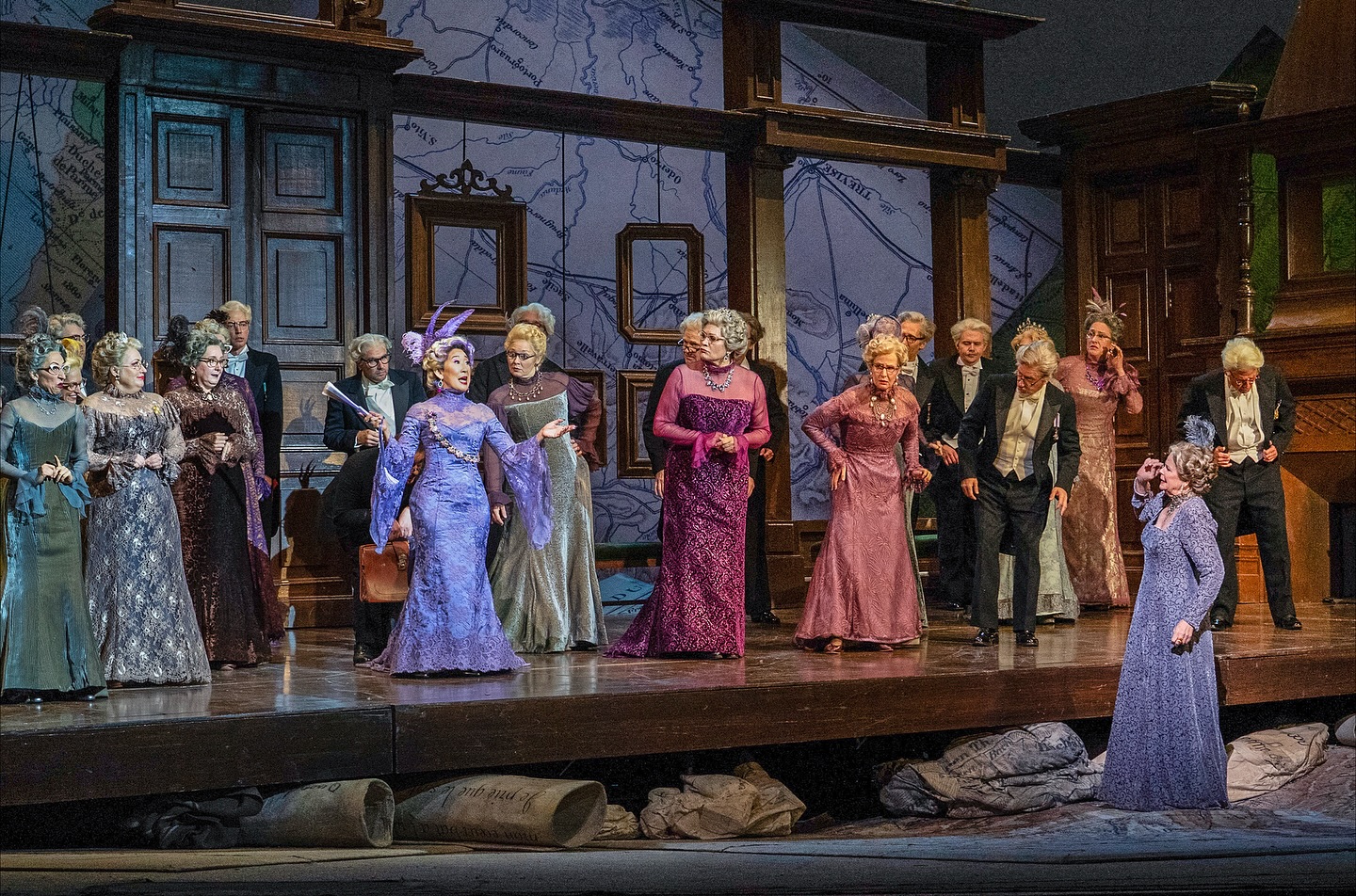 𝗟𝗔 𝗙𝗜𝗟𝗟𝗘 𝗗𝗨 𝗥𝗘𝗚𝗜𝗠𝗘𝗡𝗧 📣
What a joy to see Laurent Pelly’s La Fille du Régiment back on the Met stage! 💥
Of course we're thrilled to welcome Sandra Oh as the hilarious Duchess of Krakenthorp. It's only right that we reflect upon these wise words the incomparable #CristinaYang once said, “Have some fire. Be unstoppable. Be a force of nature.” Surely, she was speaking to Marie—the daughter of the regiment herself.
Brava to an extraordinary cast bringing this spirited comedy to life each night! 🫡✨
📷 1-5: Karen Almond/Metropolitan Opera
📷 6: Metropolitan Opera
@morleysoprano 
@brownleetenor 
@mezzsue 
@peterkalmanopera 
#paulcorona
@iamsandraohinsta 
@giacomosagripanticonductor
@laur.entpelly 
#donizetti #metopera #metchorusartists