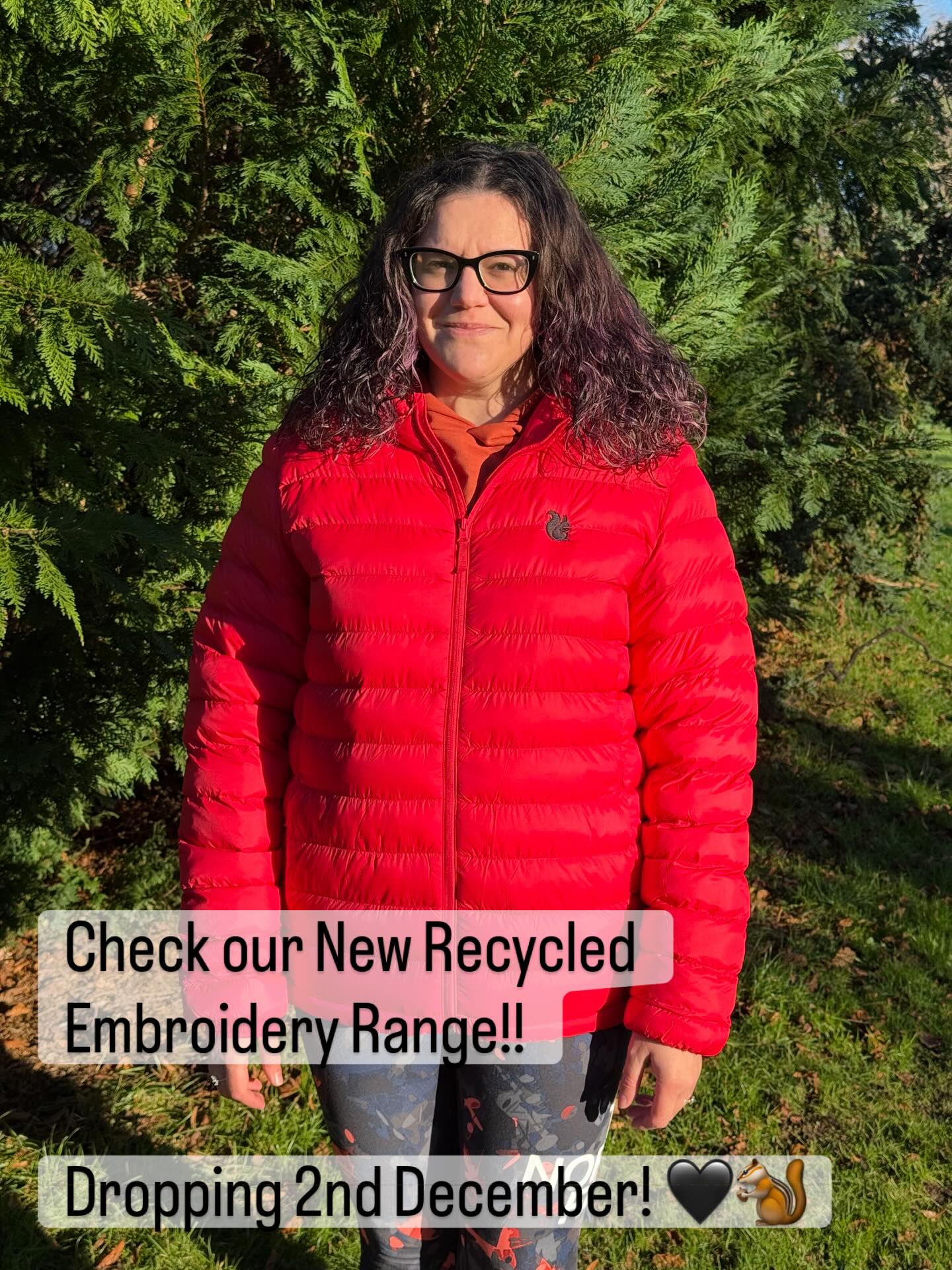 🎉 Check out our New Recycled Black Squirrel Embroidered Range Dropping next week! !
(Photo bombing toddler not for sale) 🙈🤣🤣
Brand New Unisex Insulated Jacket
Our Classic Unisex Logo Hoodie
Top the look off with our New Logo Slouch Beanie
Get your winter wardrobe sorted at www.blacksquirrelclothing.com on Tuesday 2nd December! 🖤🐿️
#blacksquirrelclothing
#winterwear
#sustainableclothing