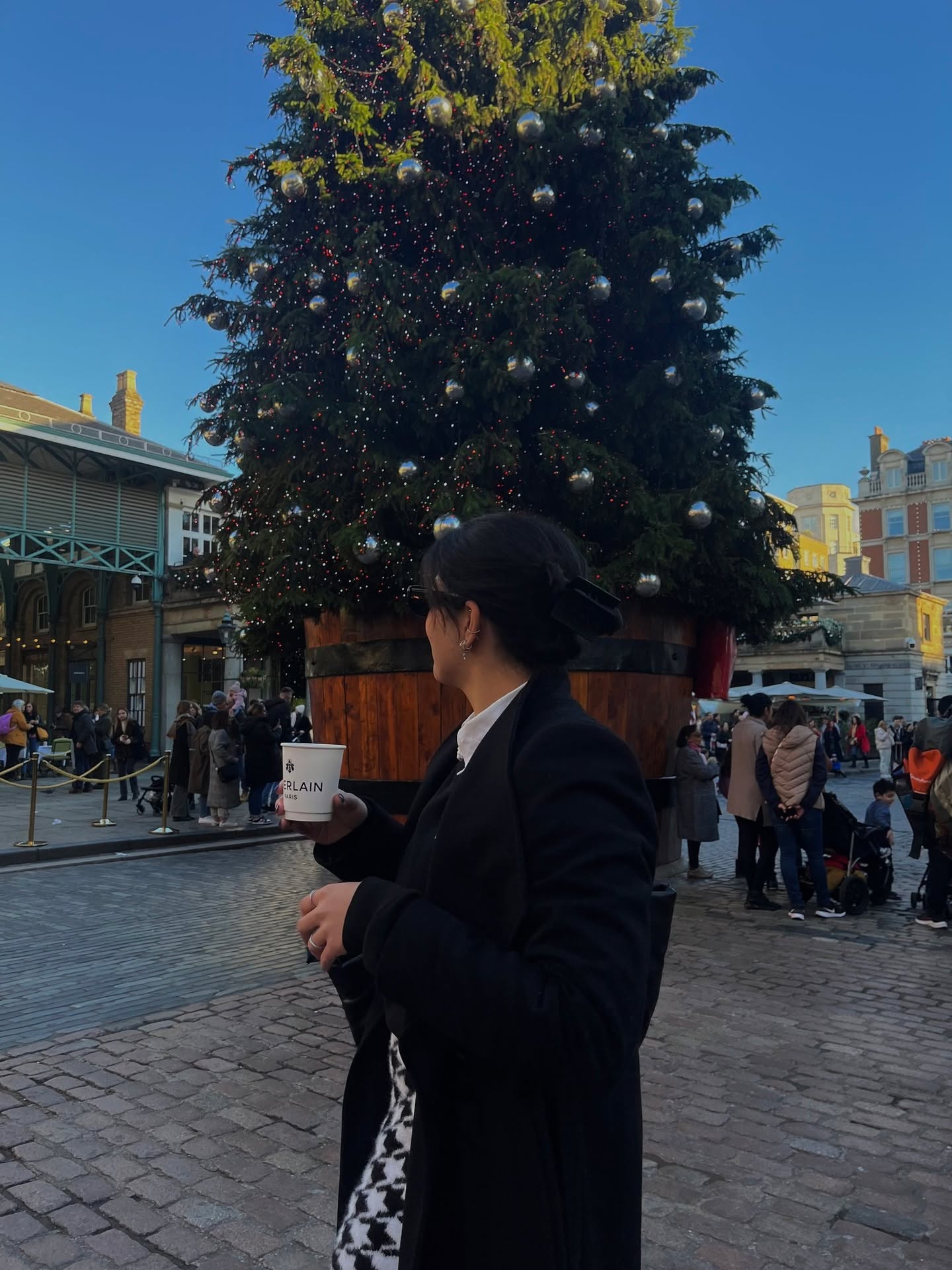 Black Friday starts tomorrow. 🎉 Enjoy up to 40% off sitewide, plus exclusive diffuser deals. The perfect moment to stock up, gift, and save on the scents you love most.
.
.
.
.
.