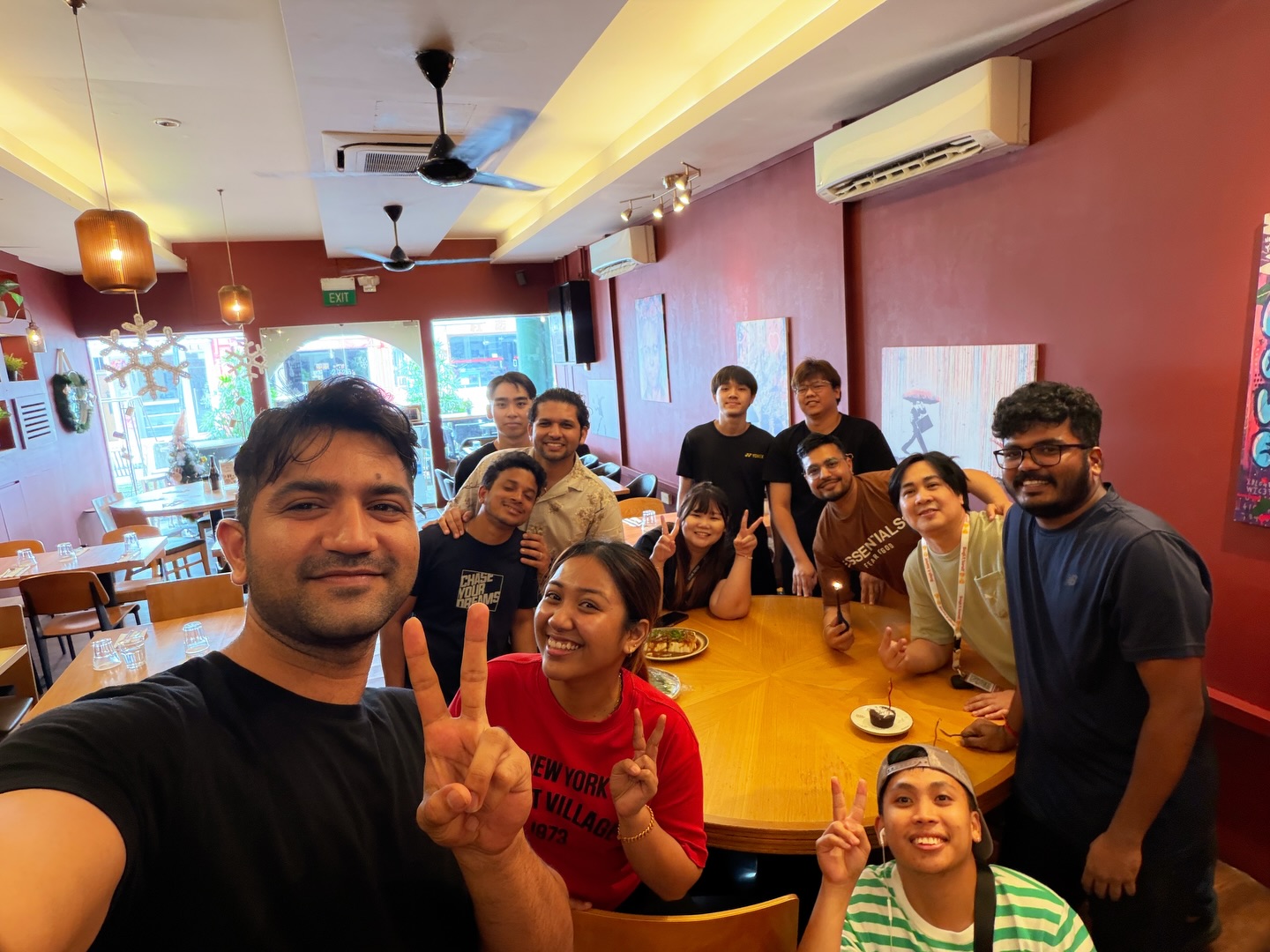 Happy Birthday to our rockstar manager Martin and the one and only Chef Reddy ๐ฅณ๐ฅ ๐จโ๐ณ
Thanks for all the hard work, great vibes, and amazing food ๐
#birthday #braseiro_sg #doughityourself #celebrations