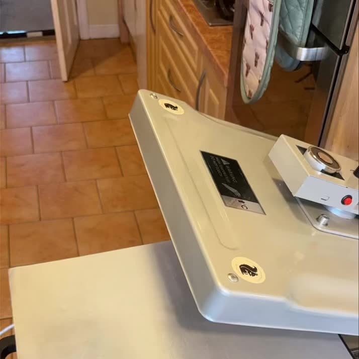 More T shirts printed and posted in time for Christmas. 🎅🏻 🖤🐿️
#blacksquirrelclothing
#sustainablefashion